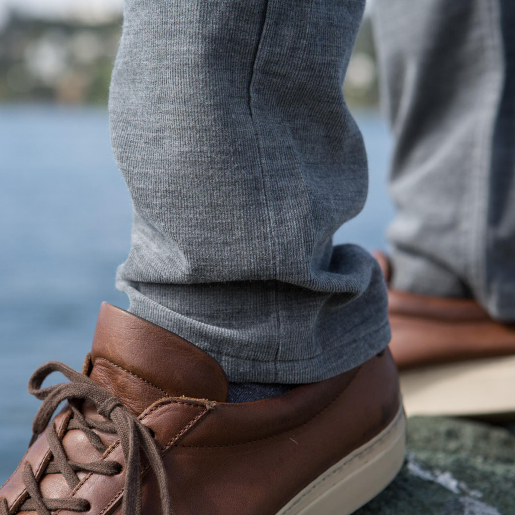 gustin #5 featherweight corduroy 5 pocket - heather grey