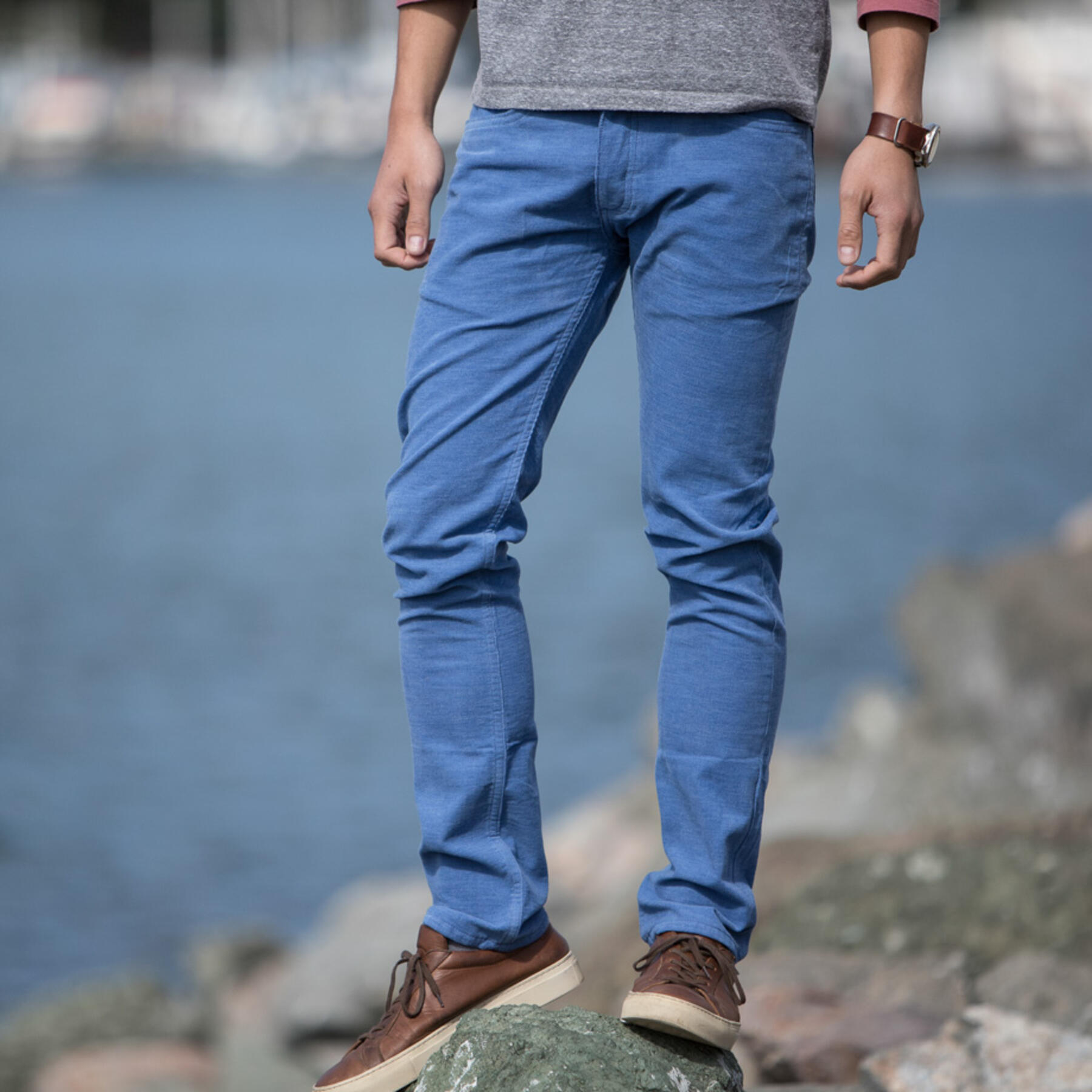 gustin #6 featherweight corduroy 5 pocket - sky