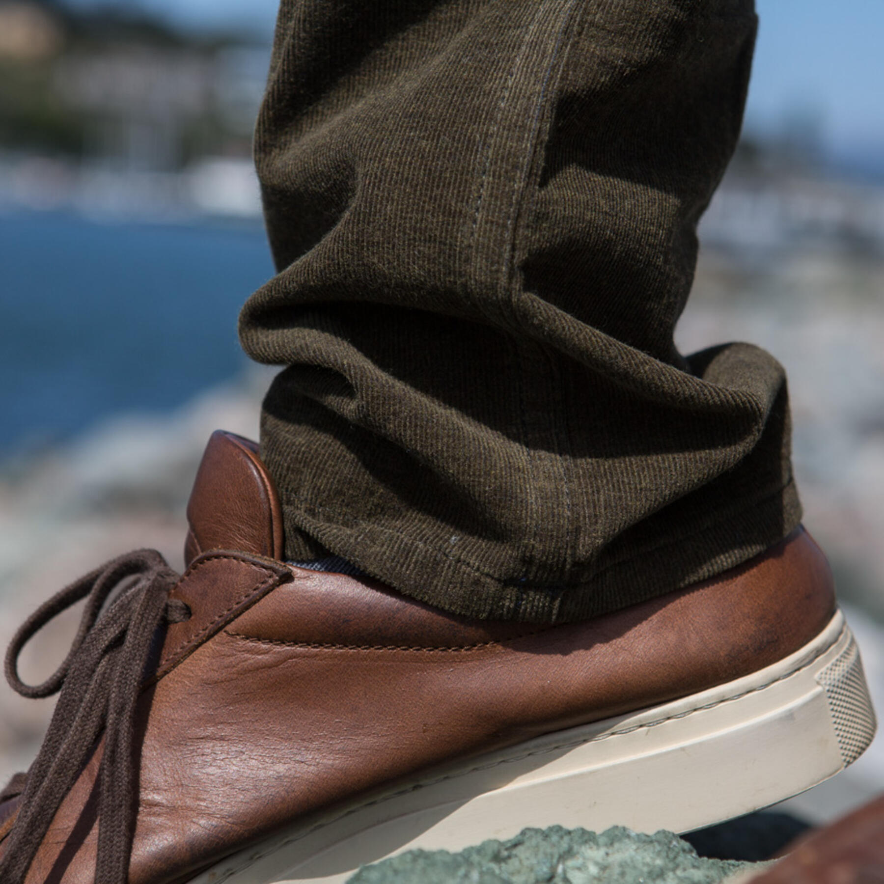 gustin #8 featherweight corduroy 5 pocket - olive