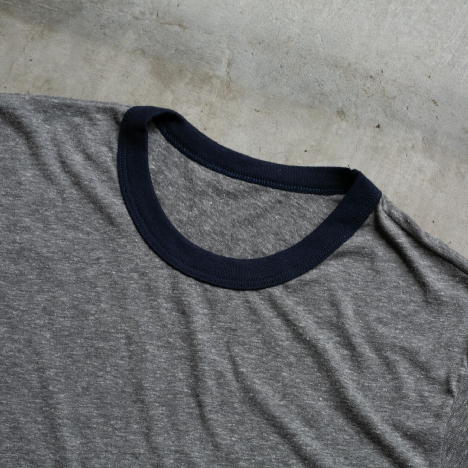 gustin heather grey navy neck t-shirt