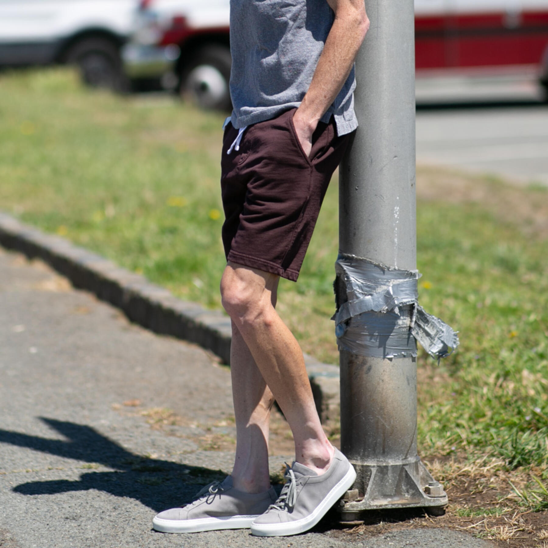 gustin sweatshorts - oxblood