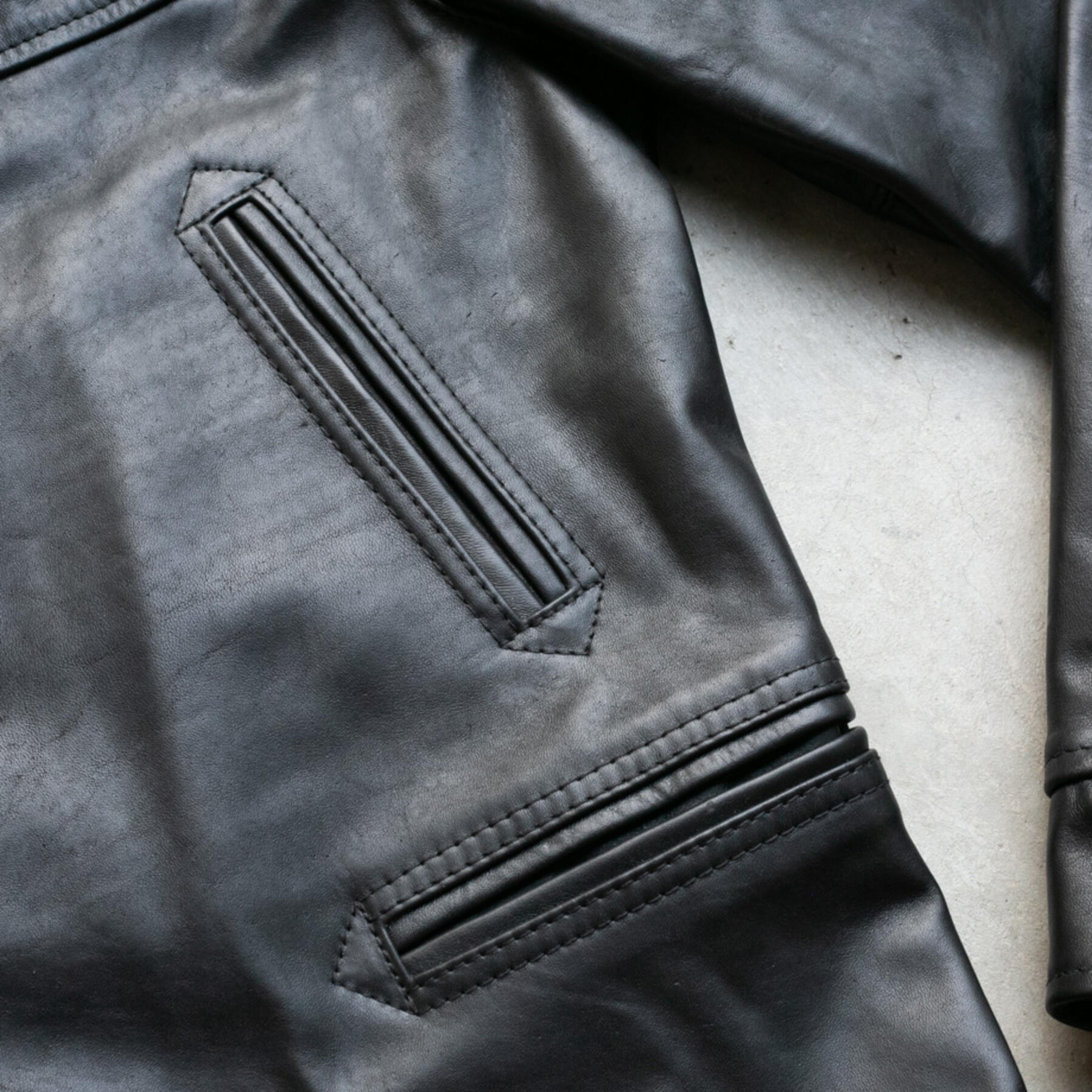 gustin the l4 - horween horsehide black