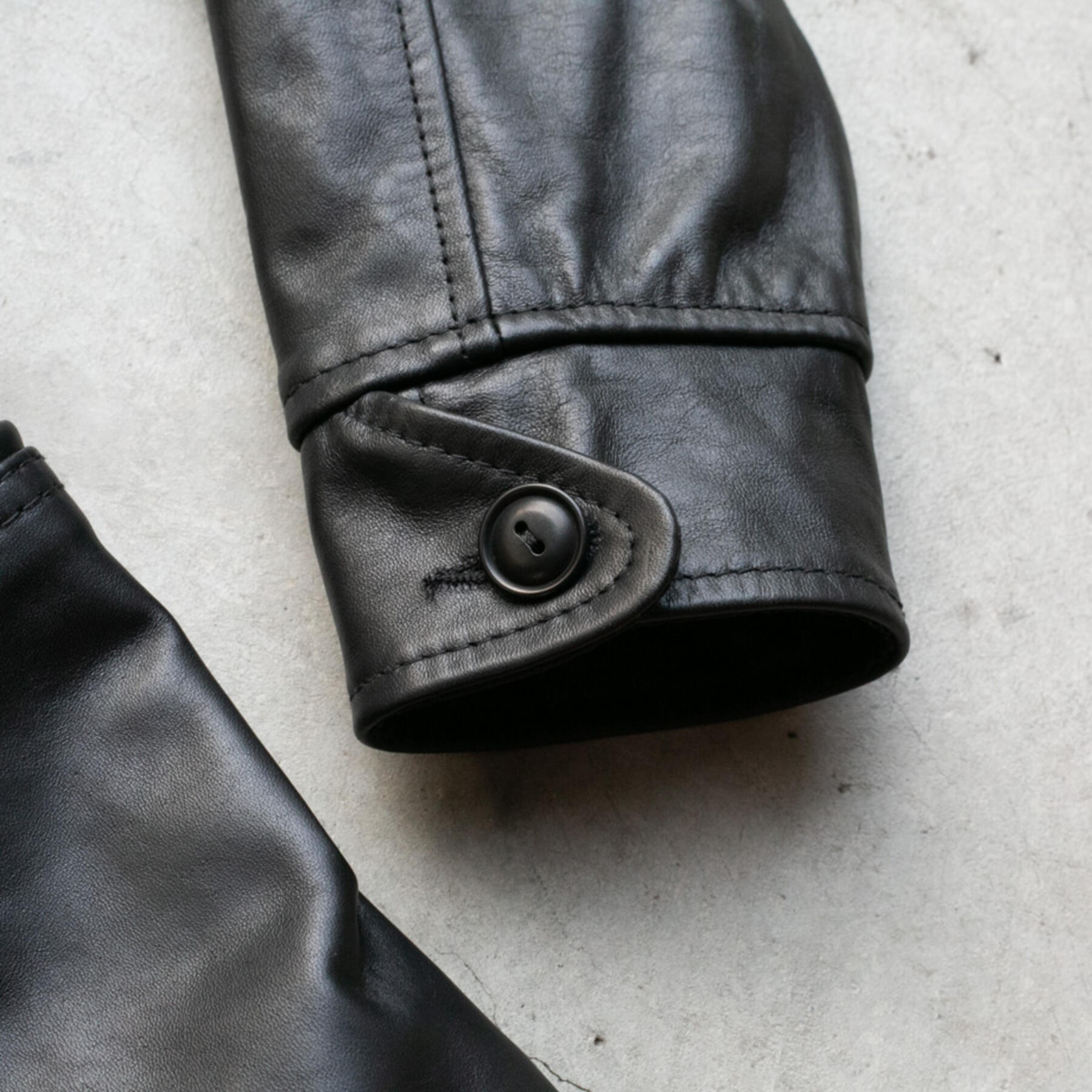 gustin the l4 - horween horsehide black