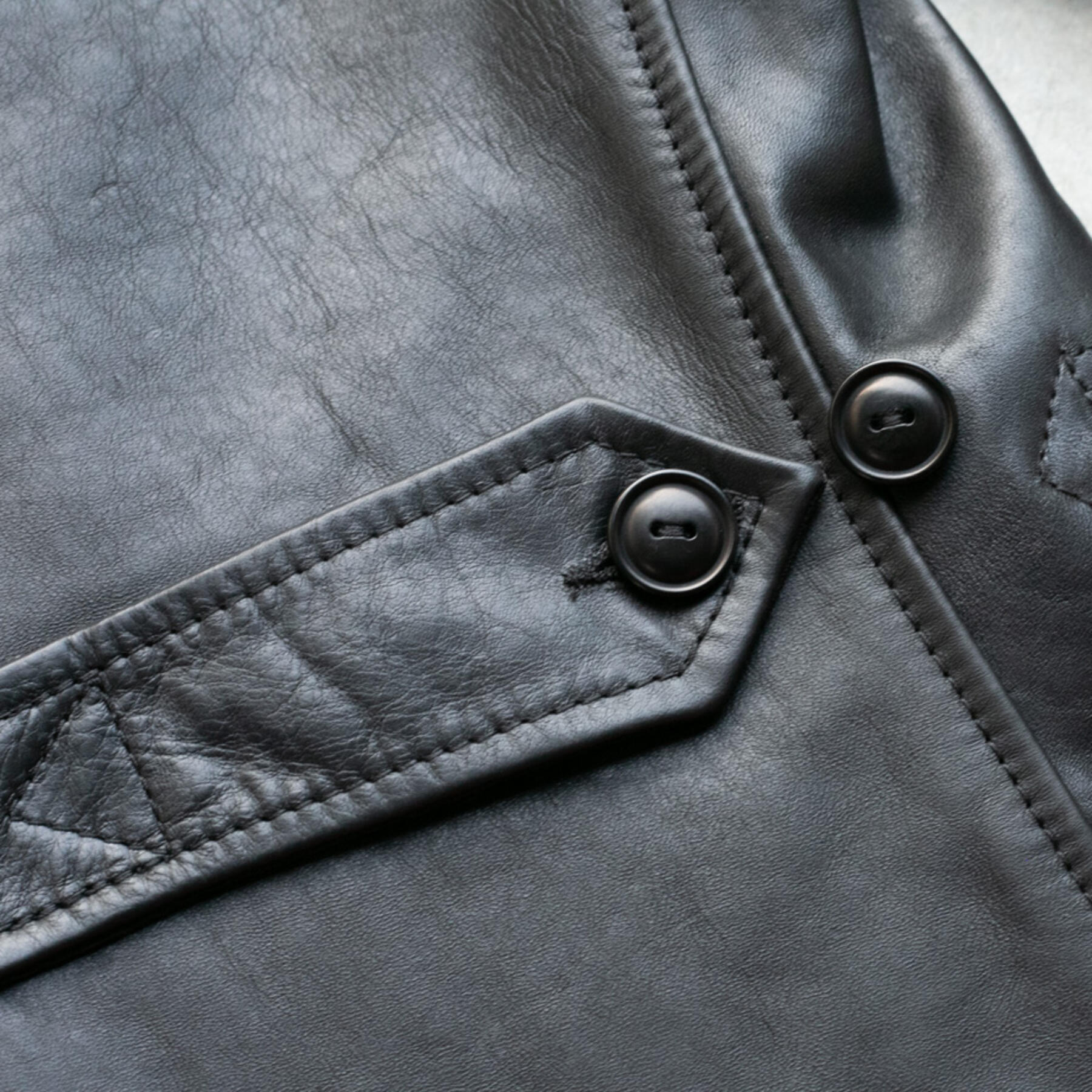 gustin the l4 - horween horsehide black