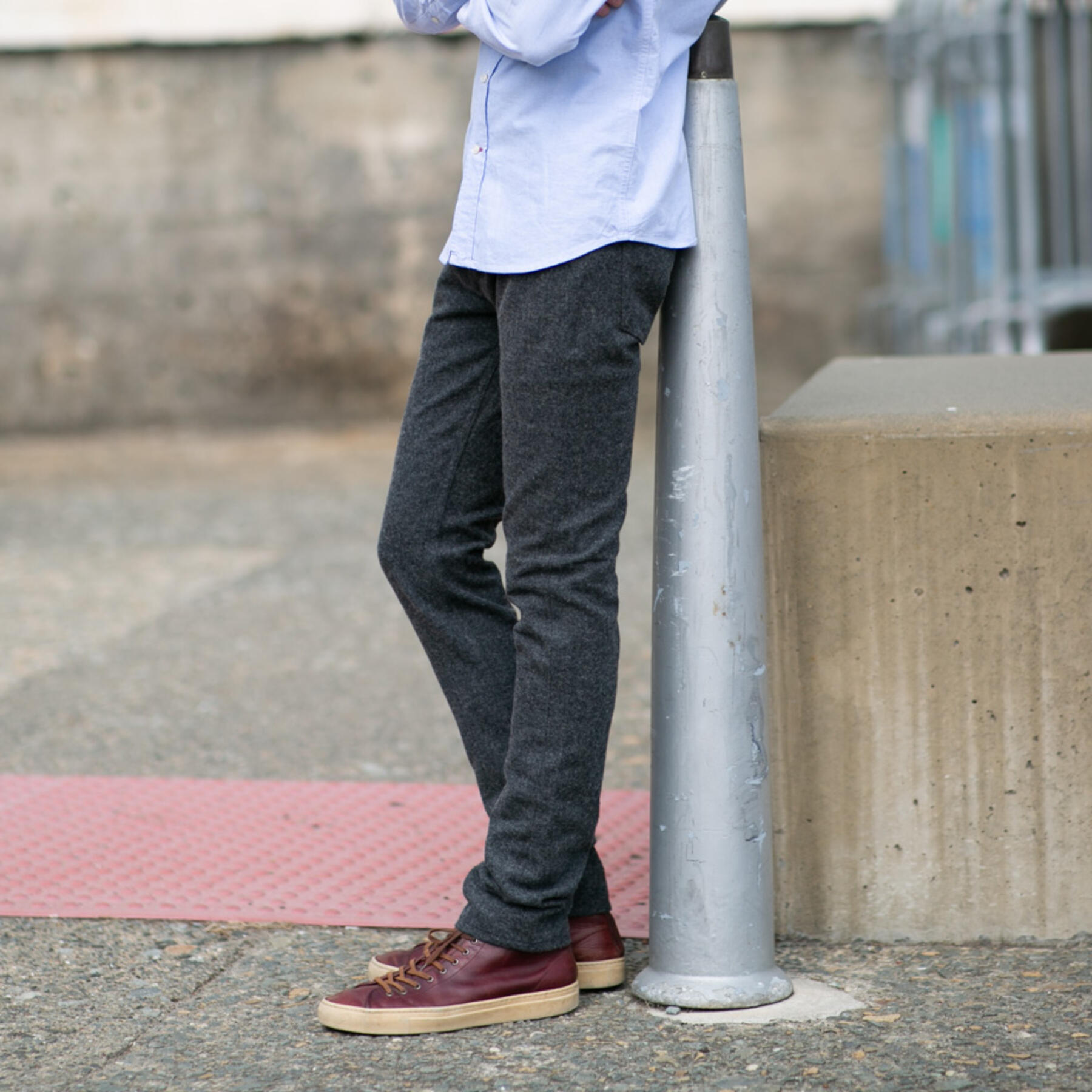 gustin #49 wool herringbone 5 pocket - charcoal x black