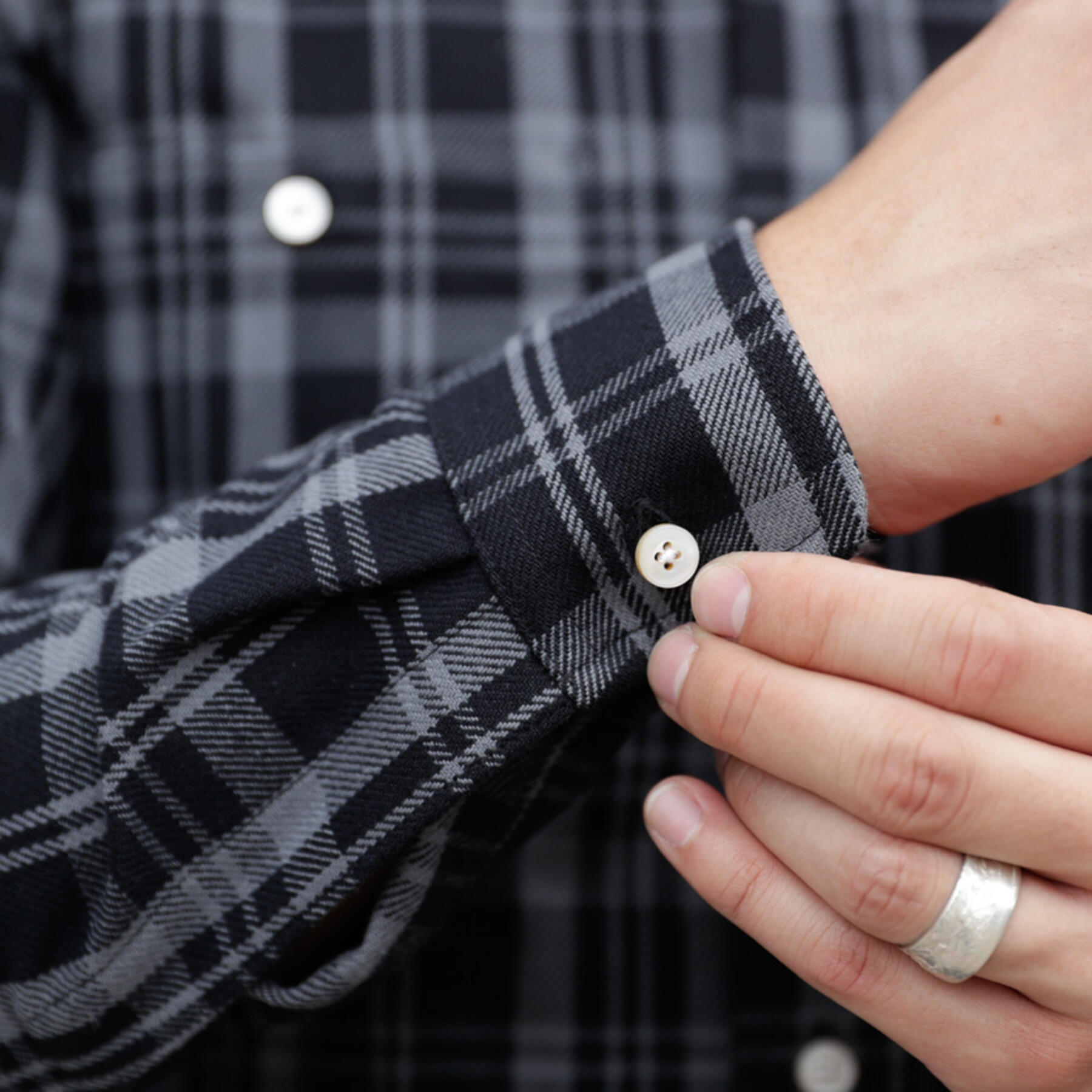 gustin #785 monster plaid - titaniumxblack