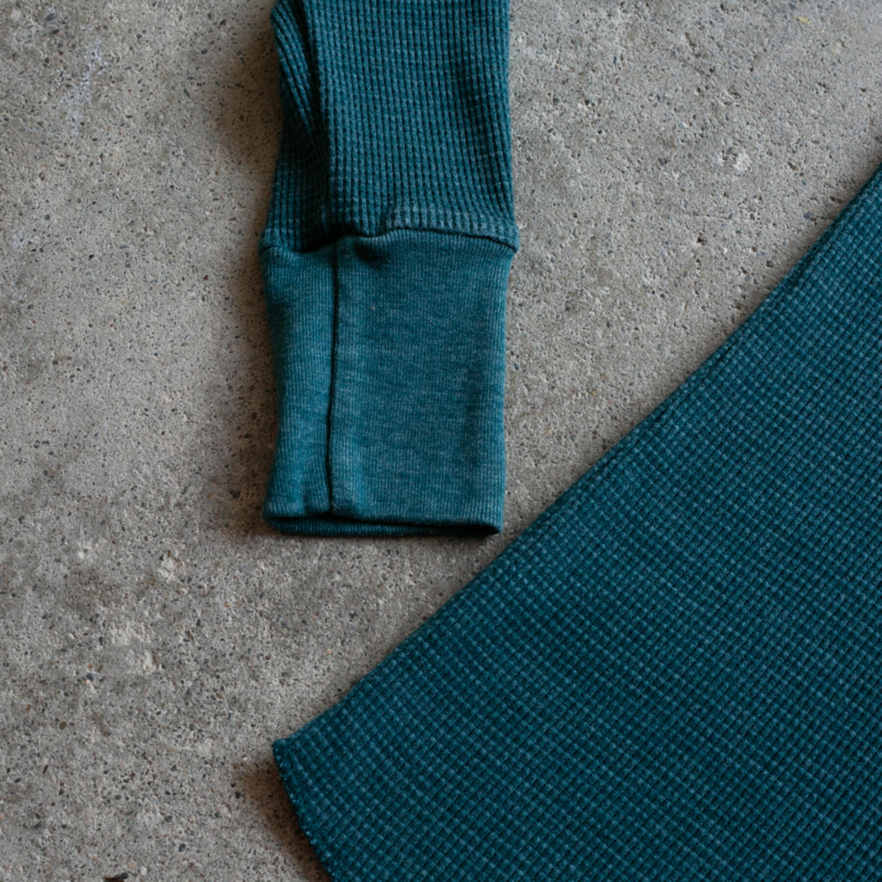 gustin waffle crewneck 3pk (titanium, teal, smoke)