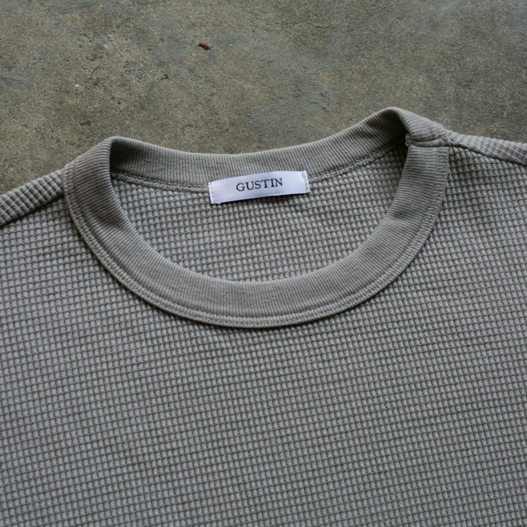 gustin waffle crewneck - smoke