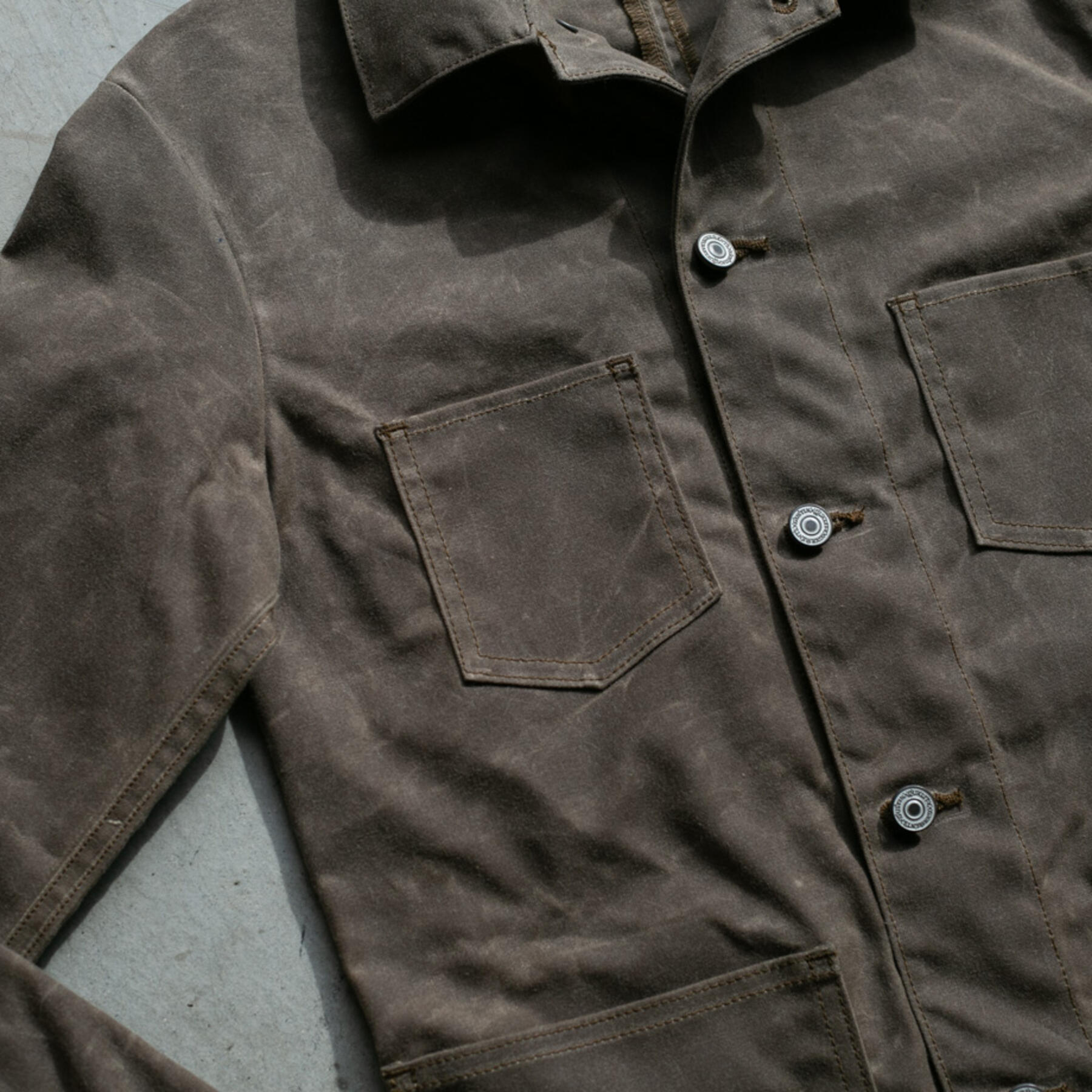 gustin #6 engineer jacket - waxed dark oak