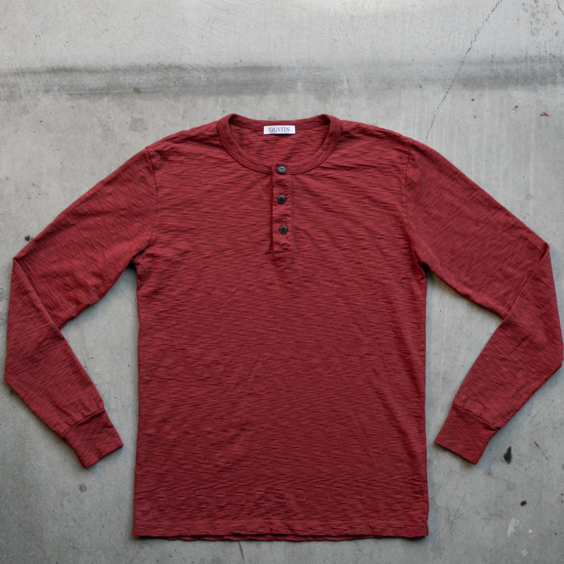 gustin big slub henley - deep red