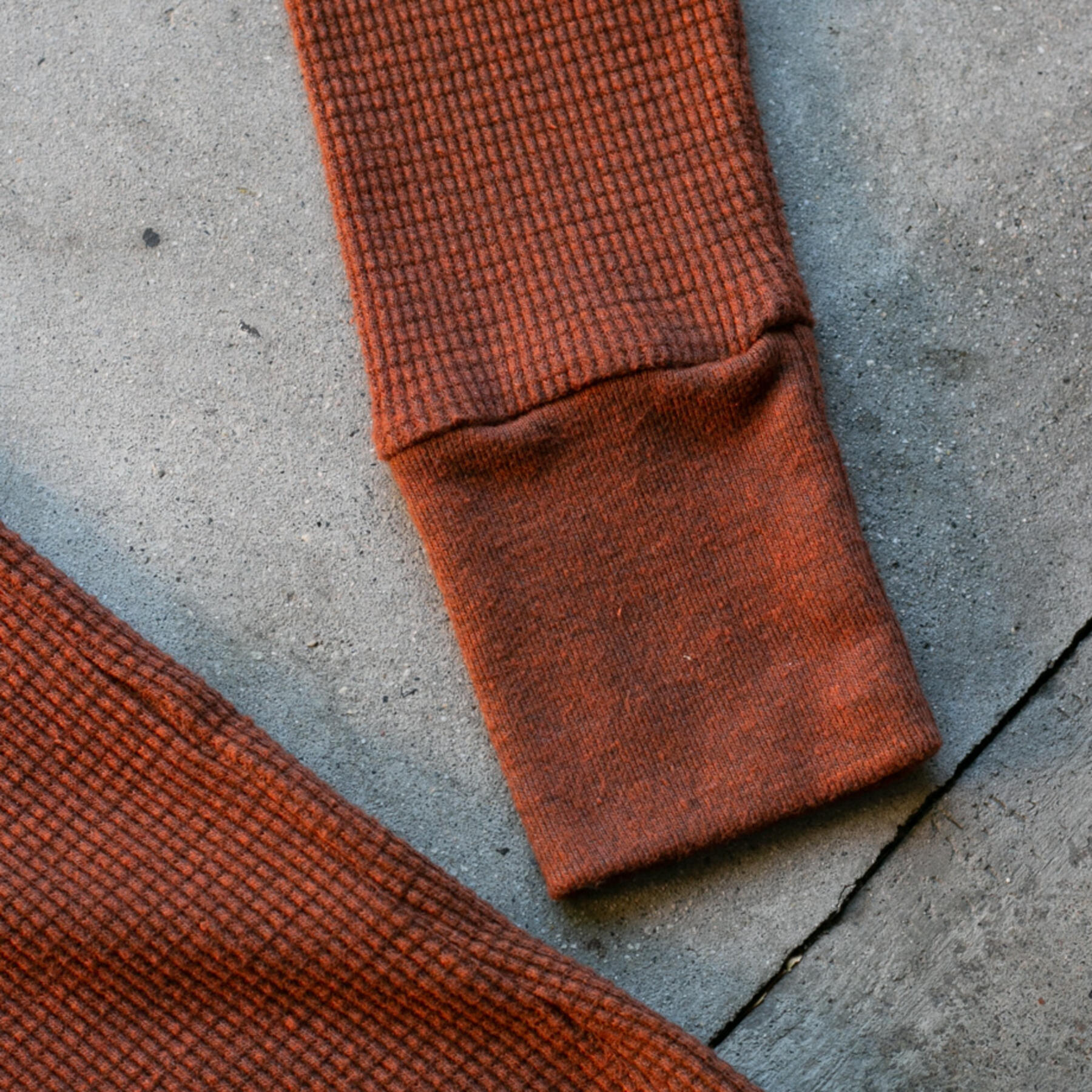 gustin waffle crewneck 2 pack (burnt orange, deep red)