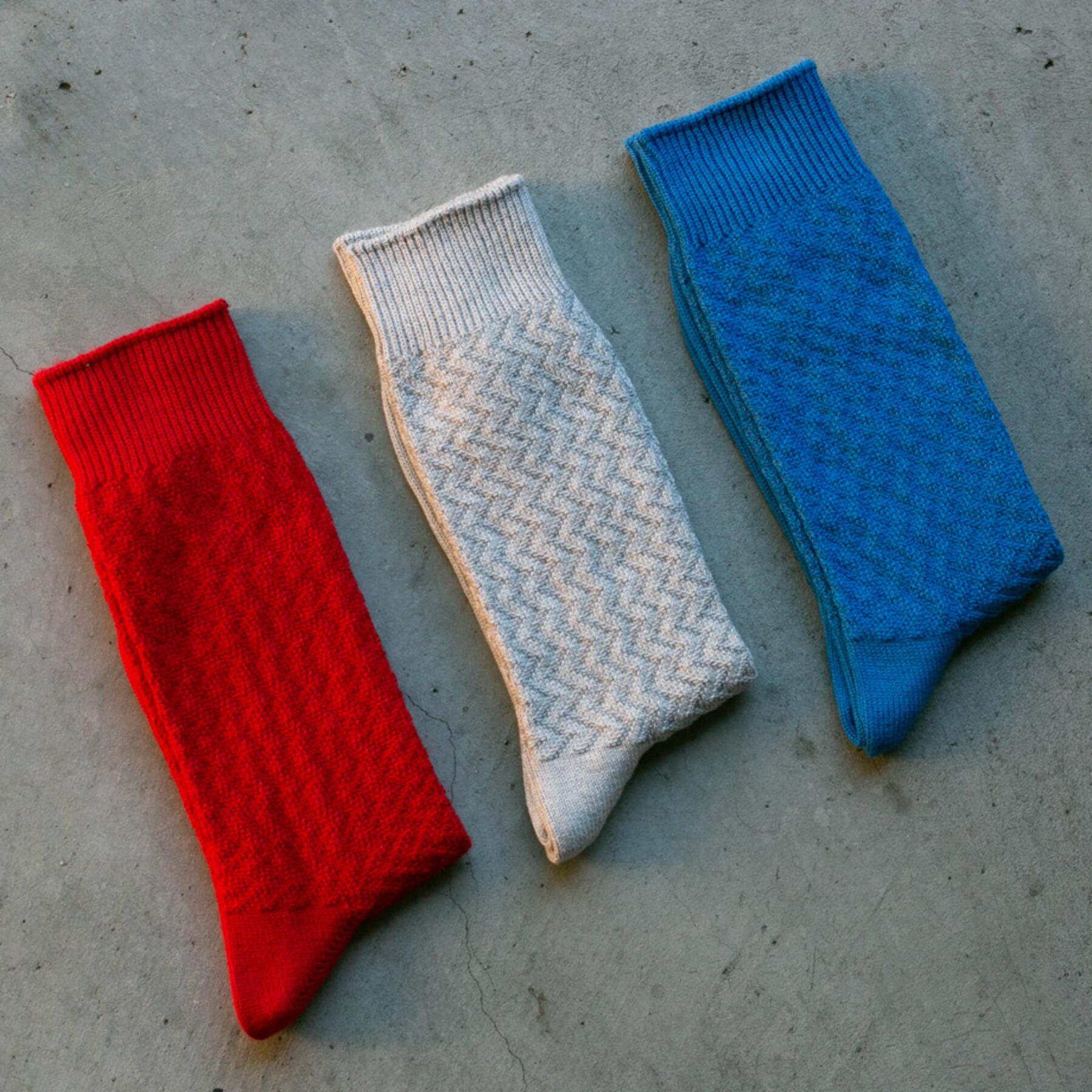 gustin japan vertical herringbone sock 3pk (red, concrete, royal)