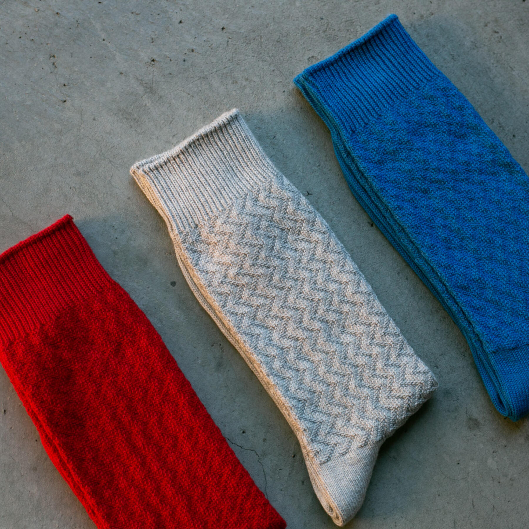 gustin japan vertical herringbone sock 3pk (red, concrete, royal)