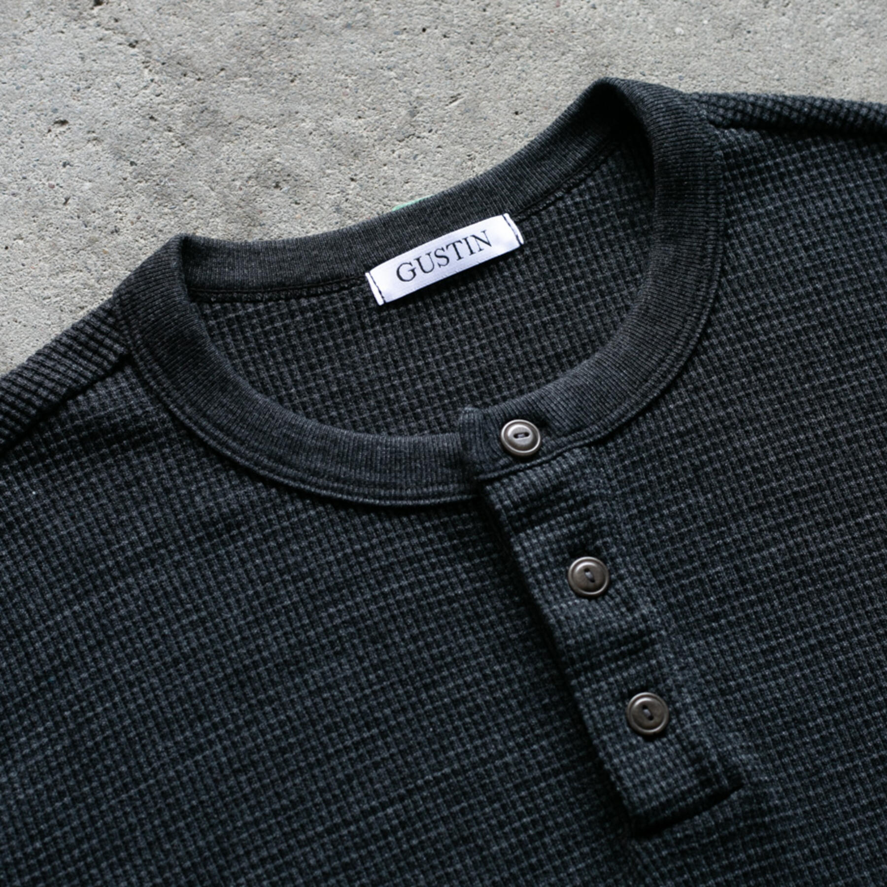 gustin waffle henley - charcoal