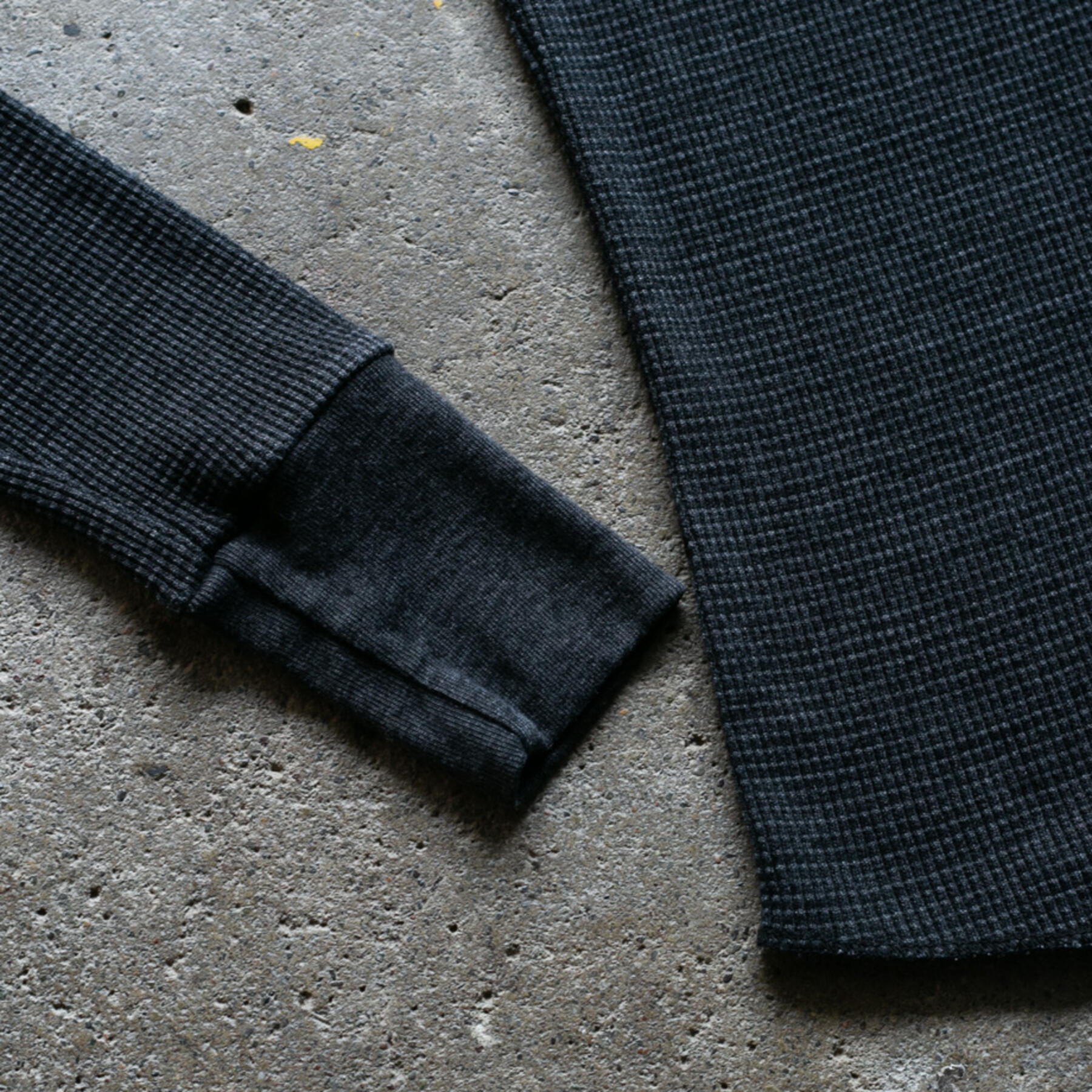 gustin waffle henley - charcoal
