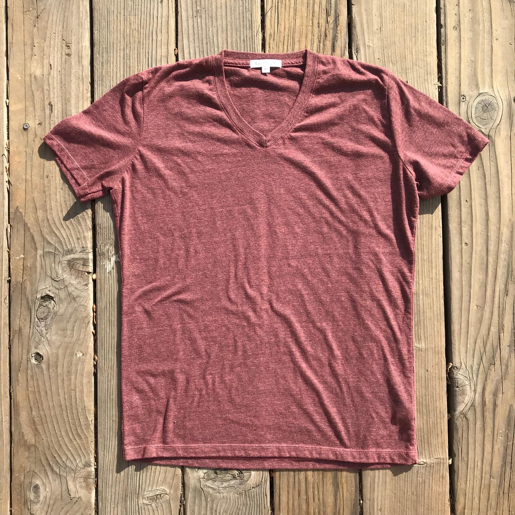 gustin usa v-neck t-shirt - plum