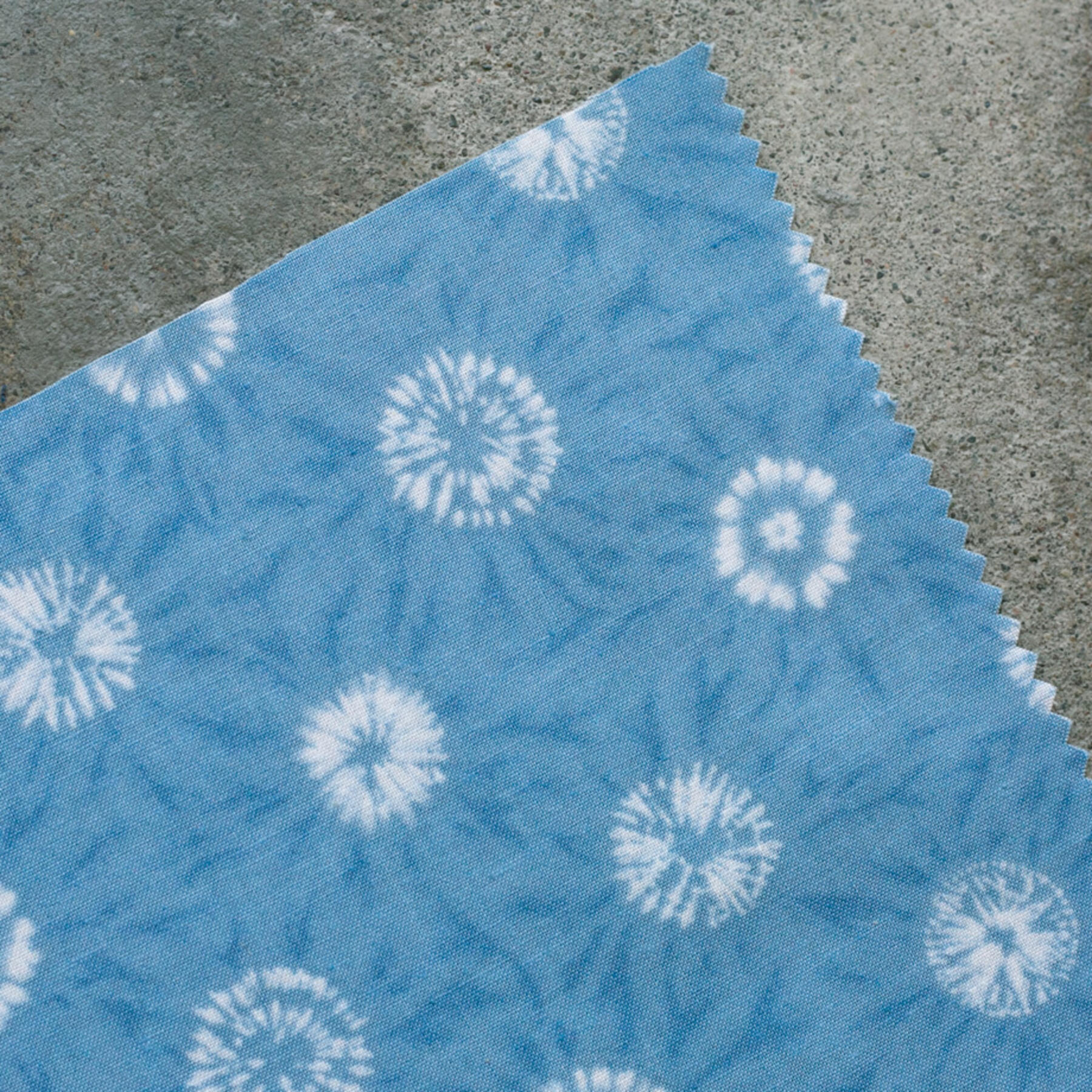 gustin #842 japan shibori starburst - blue