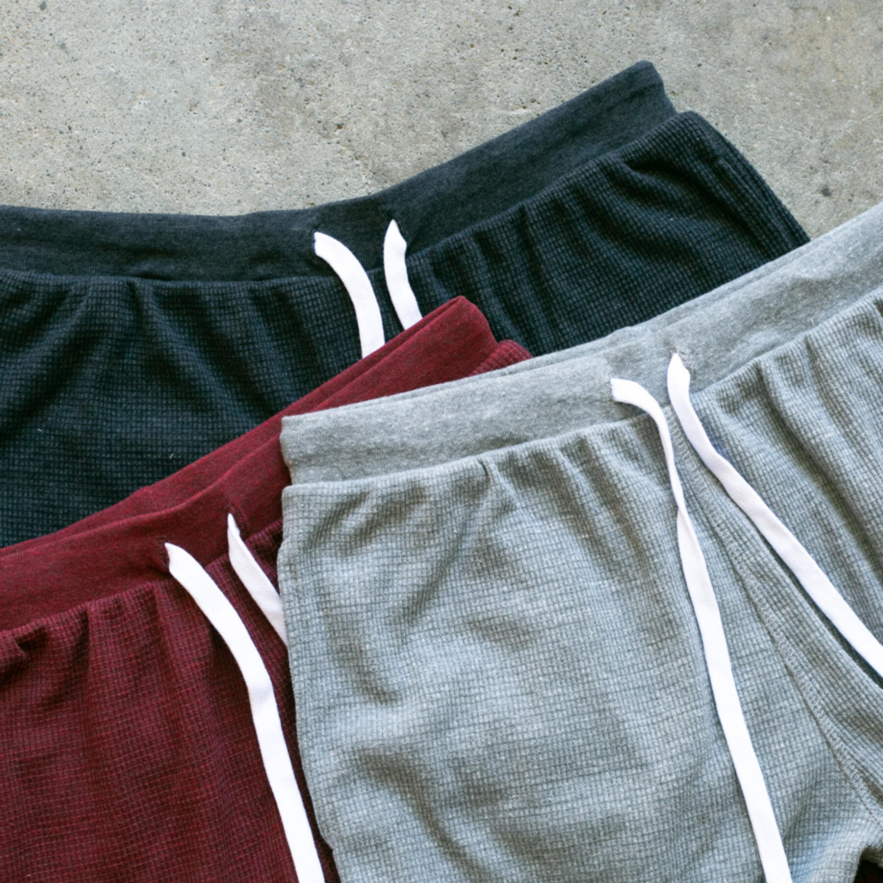 gustin waffle sweatshorts 3 pack (heather grey, charcoal, red)