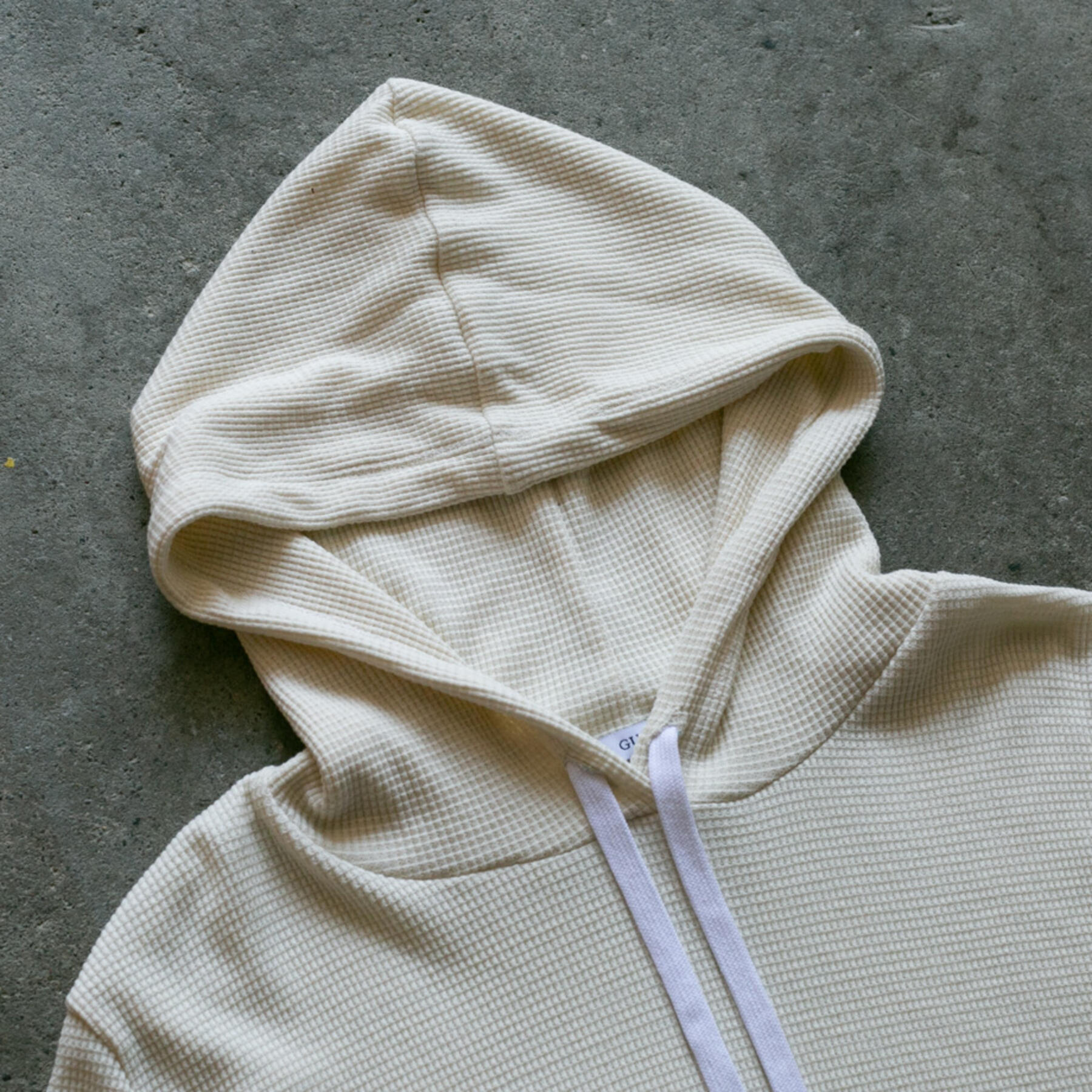 gustin waffle pullover - natural