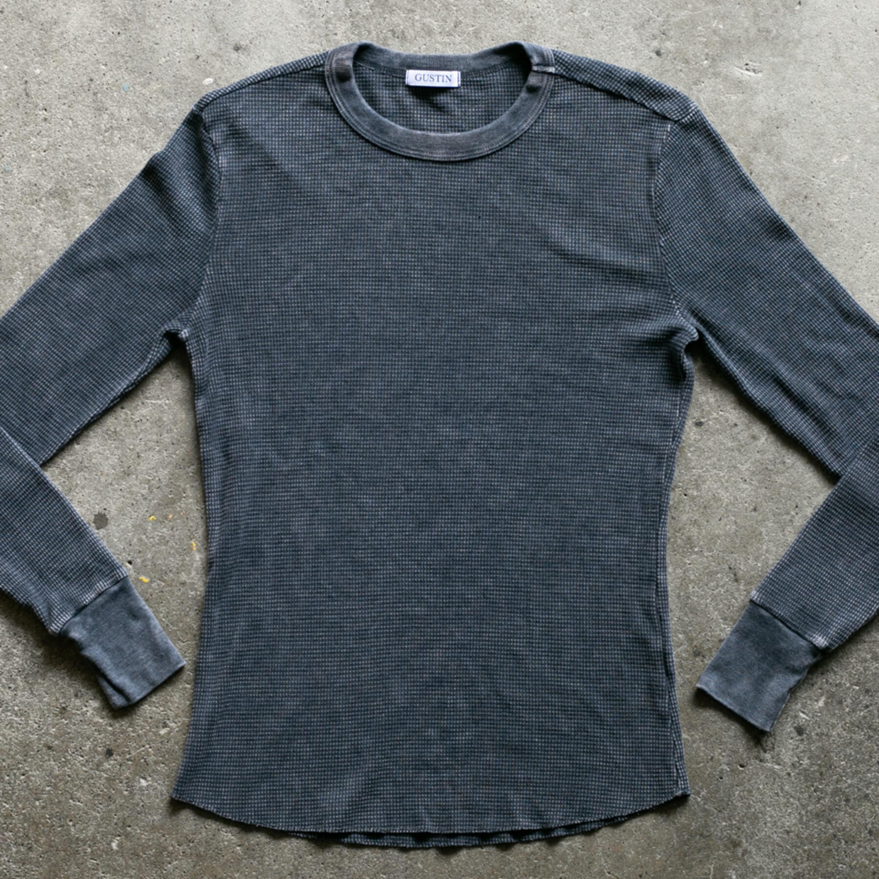 gustin vintage wash waffle crewneck - black