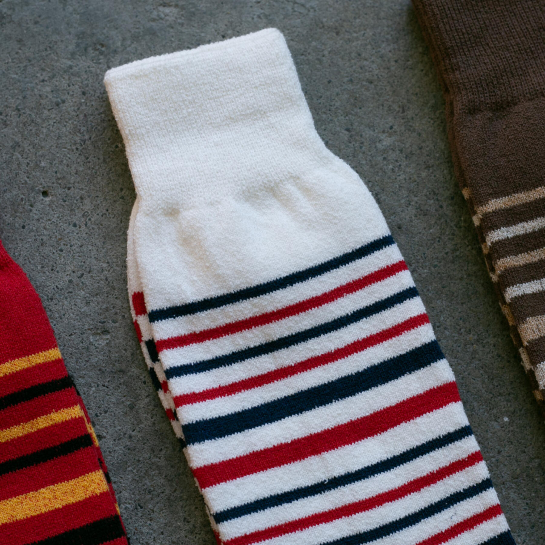 gustin japan wabi sabi stripe sock 3pk (white, red, brown)