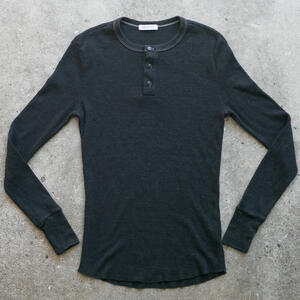gustin waffle henley - black