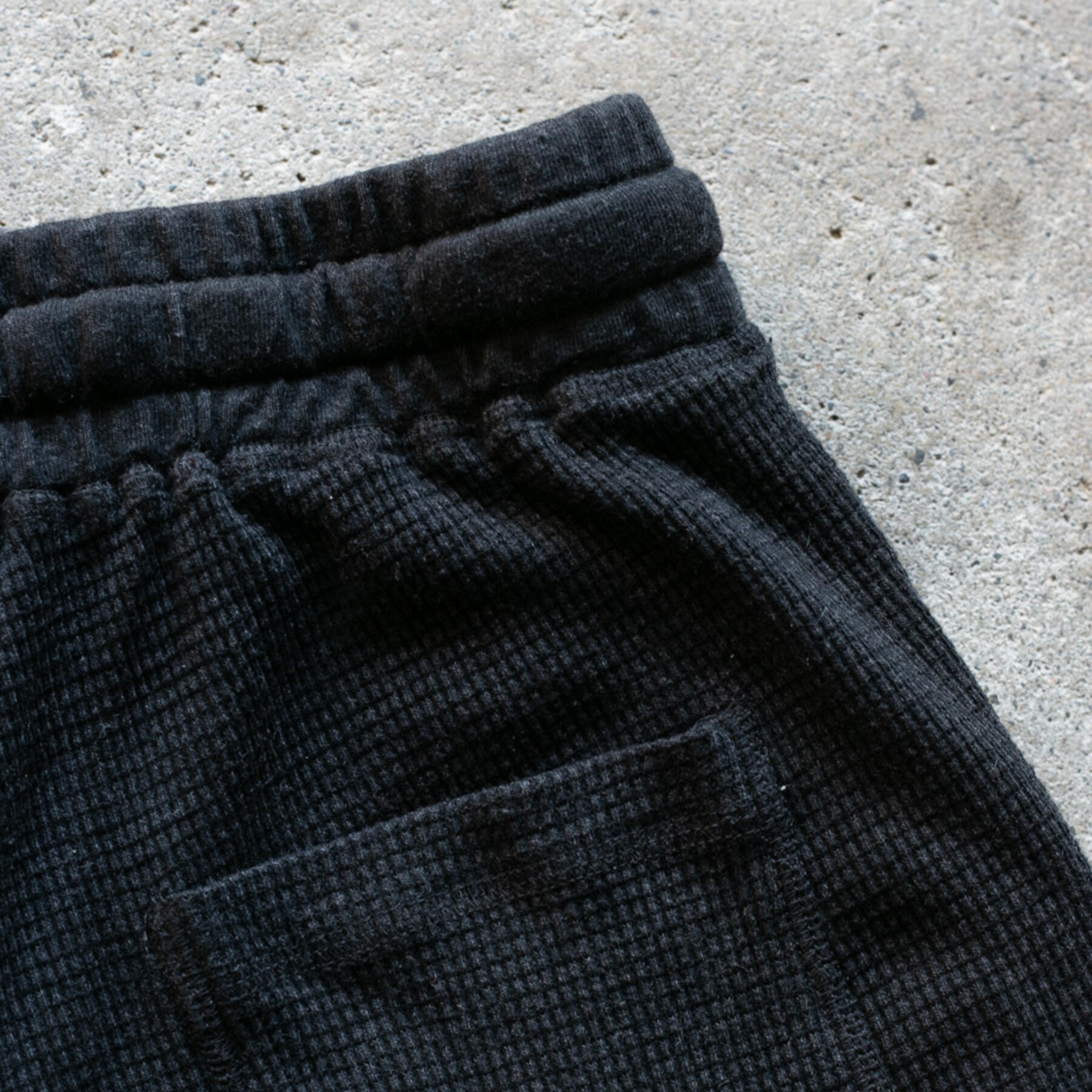 gustin waffle sweatpants - black