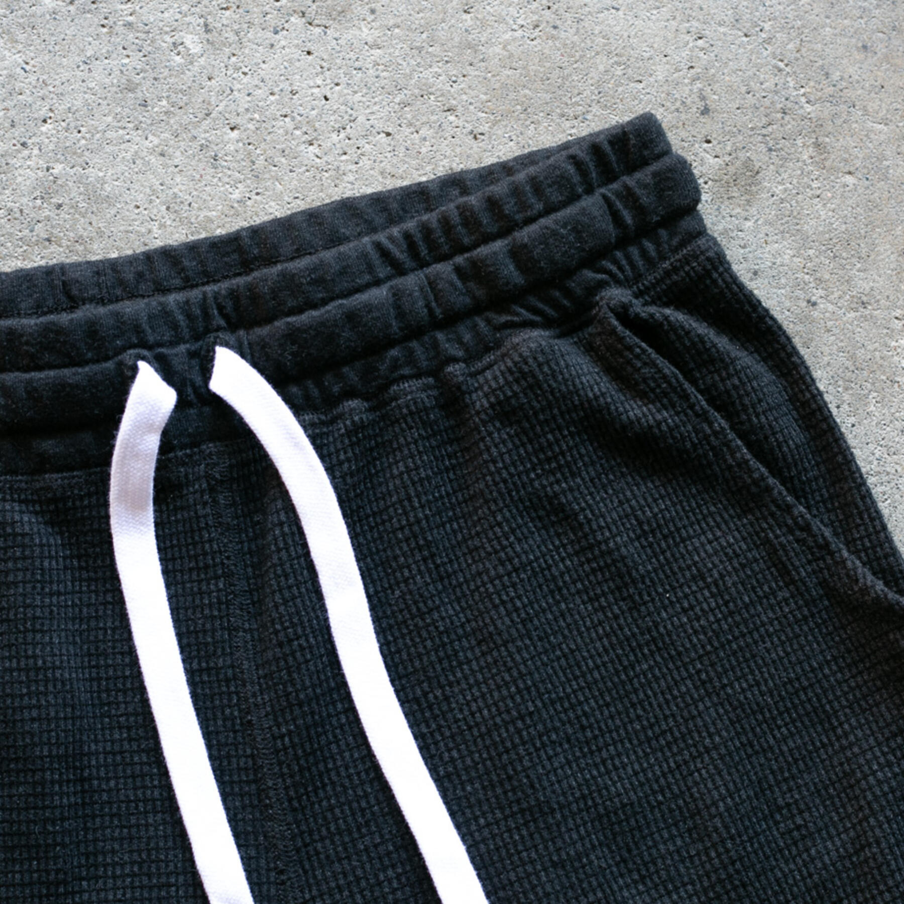gustin waffle sweatpants - black