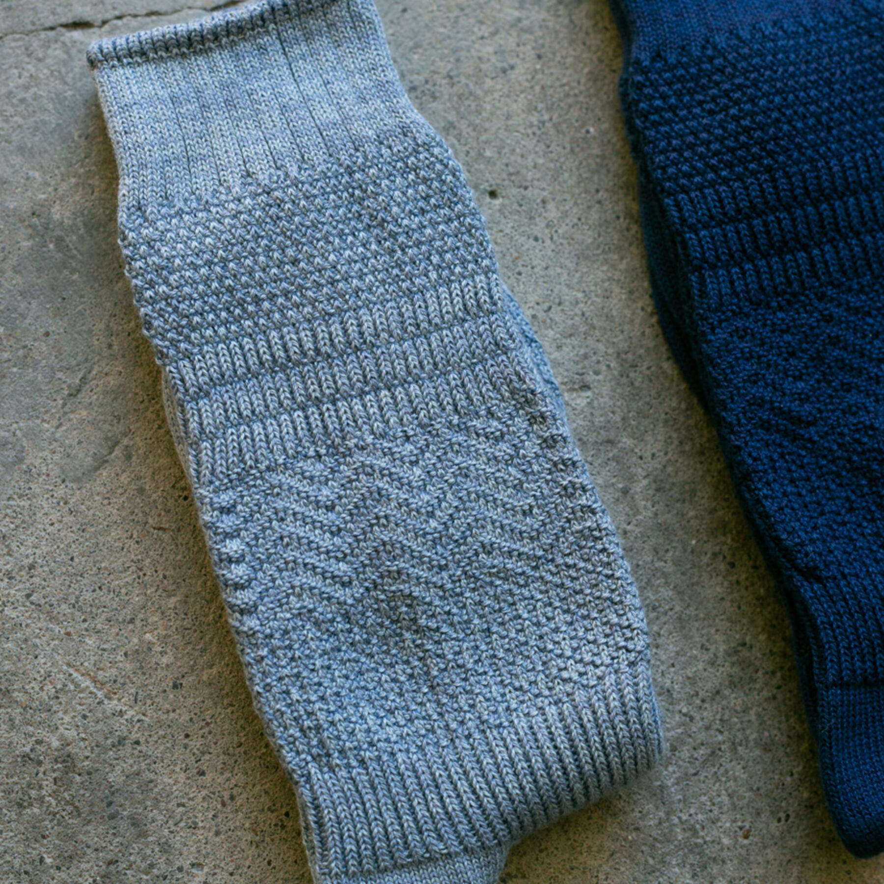 gustin japan moss stitch socks (navy, sky)