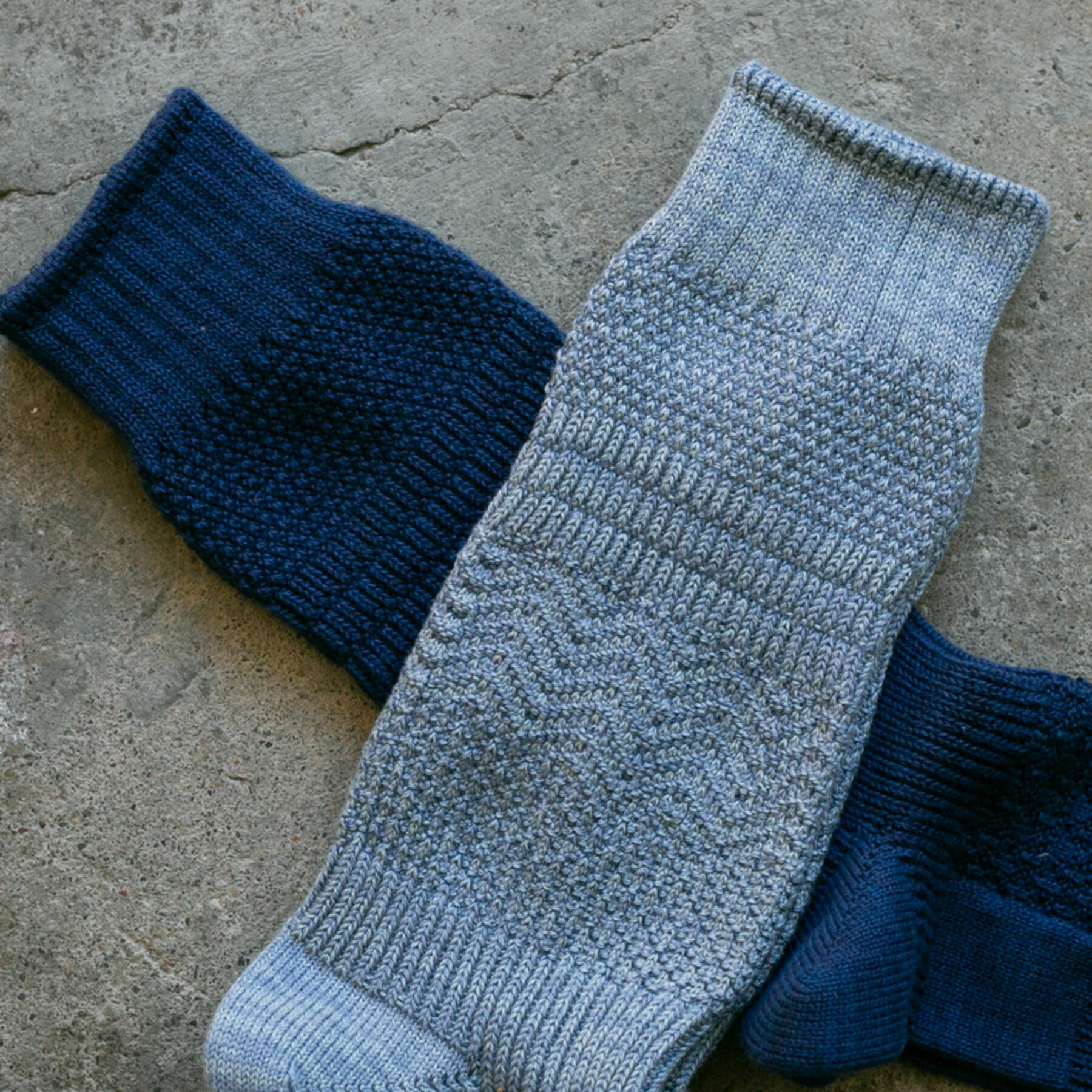 gustin japan moss stitch socks (navy, sky)