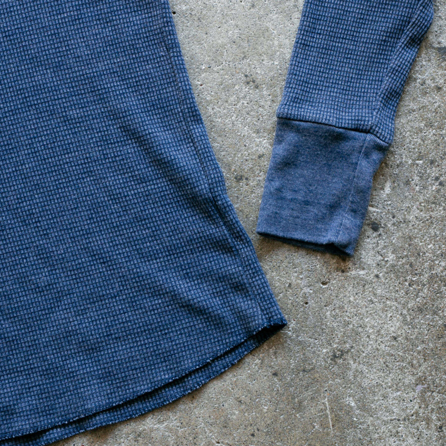 gustin waffle henley - vintage blue