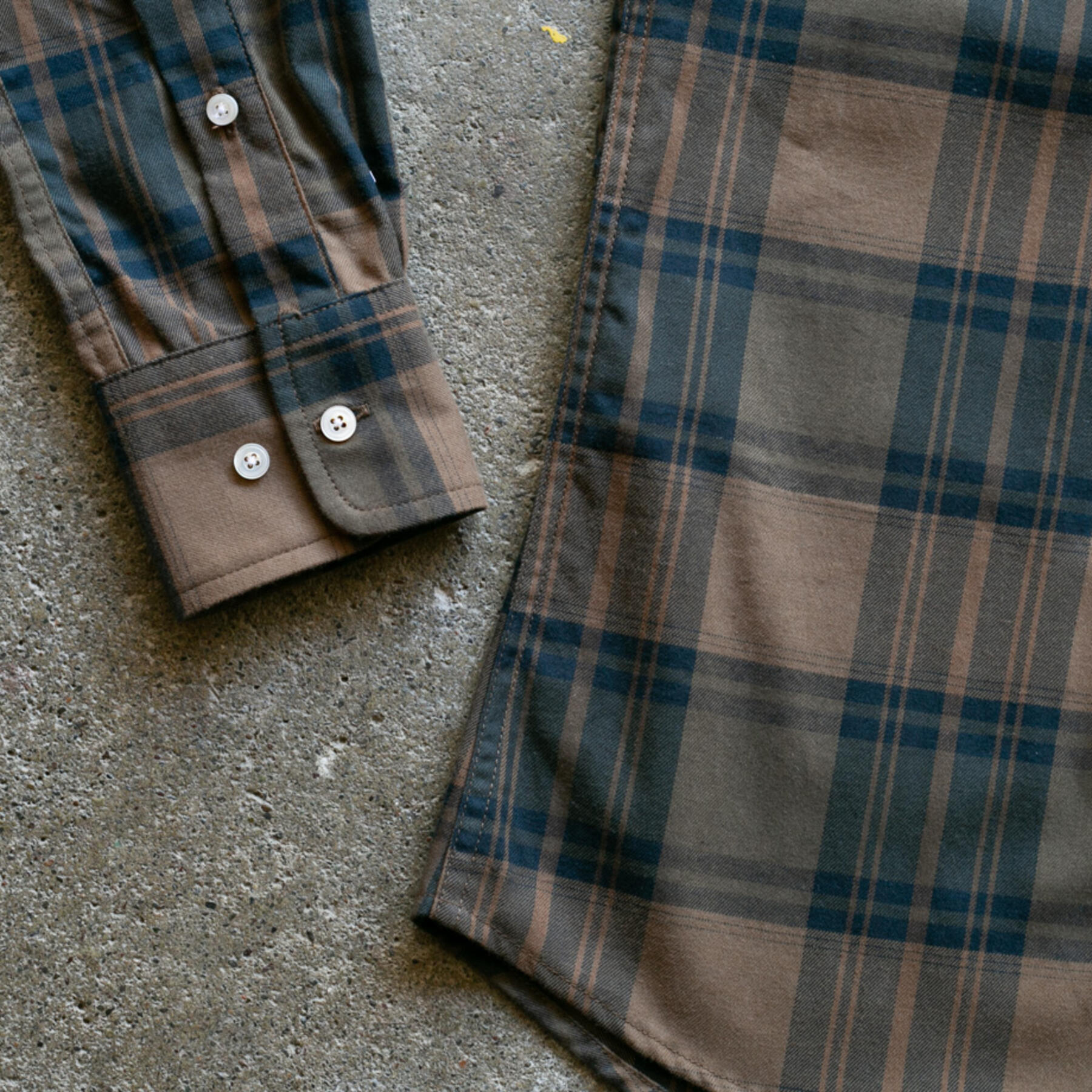 gustin #903 coffee navy plaid