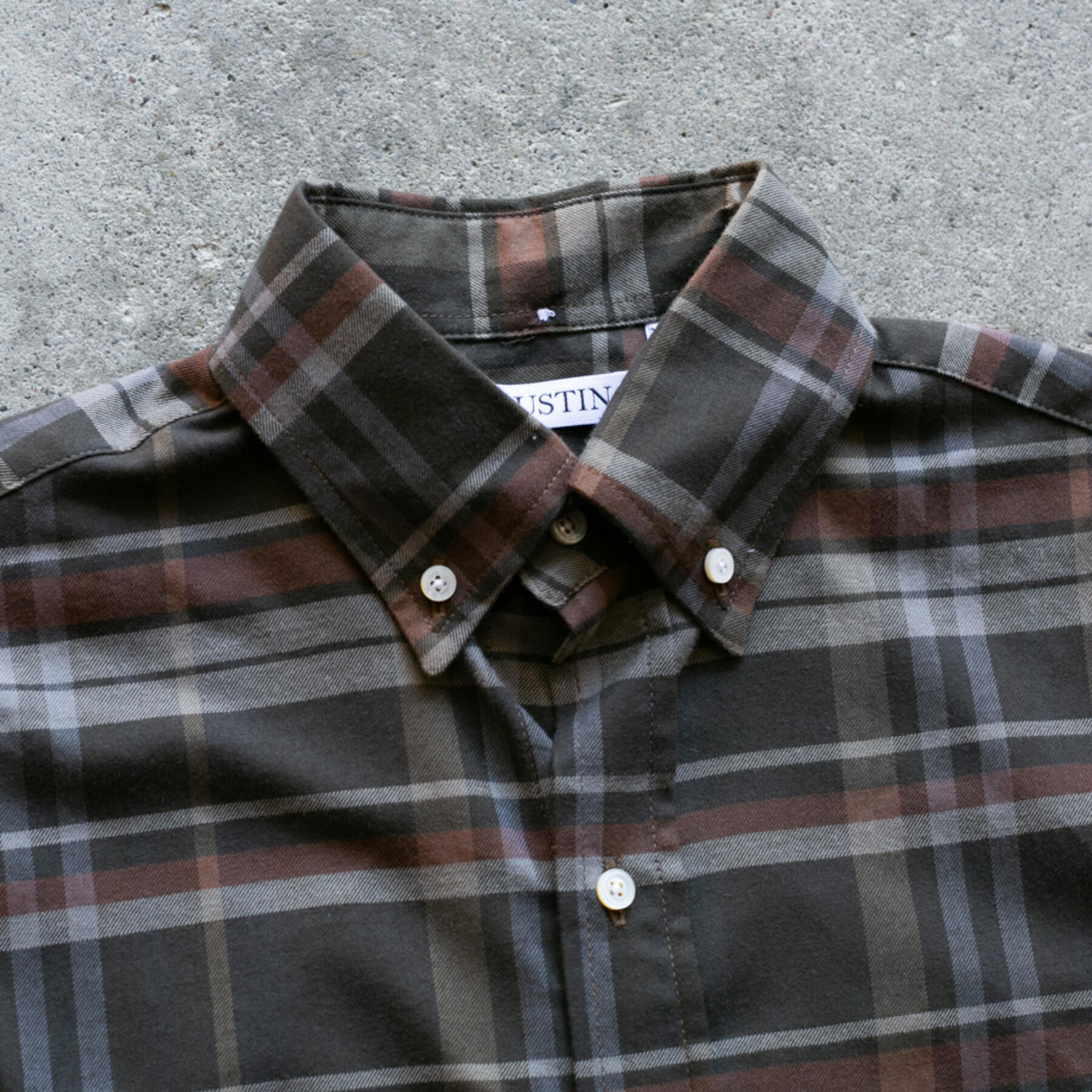 gustin #904 coffee cream plaid