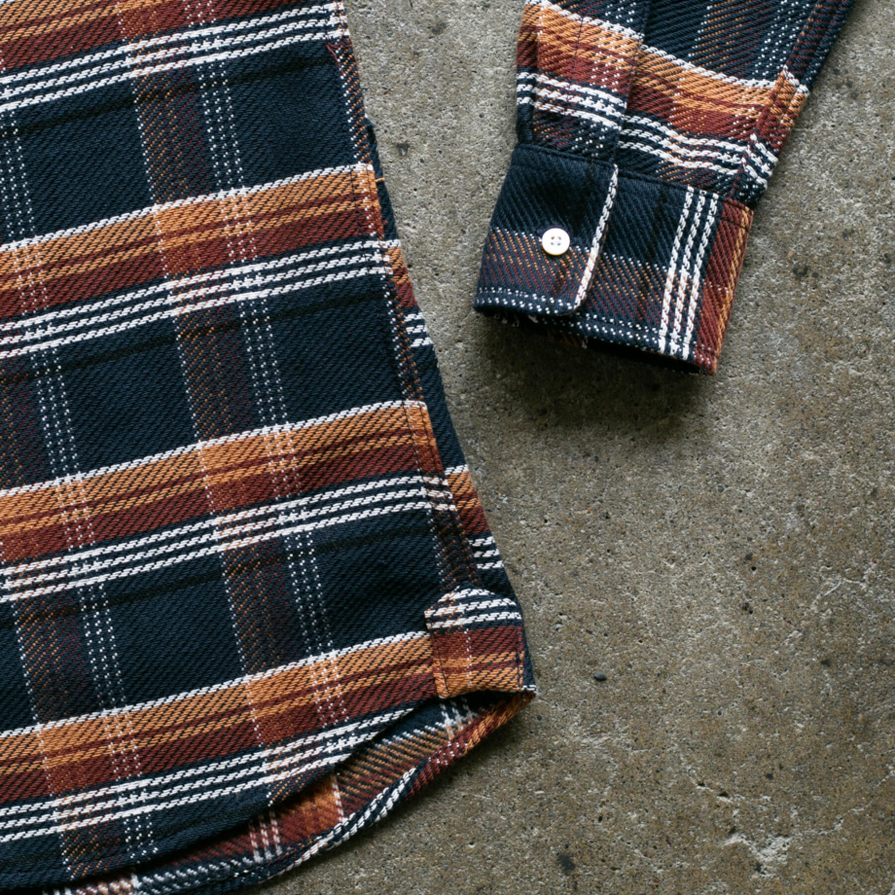 gustin #915 retro loose weave plaid - wood navy