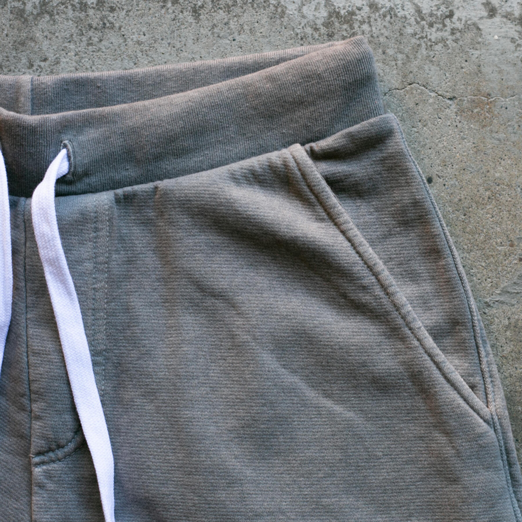 gustin vintage sweatshorts - putty