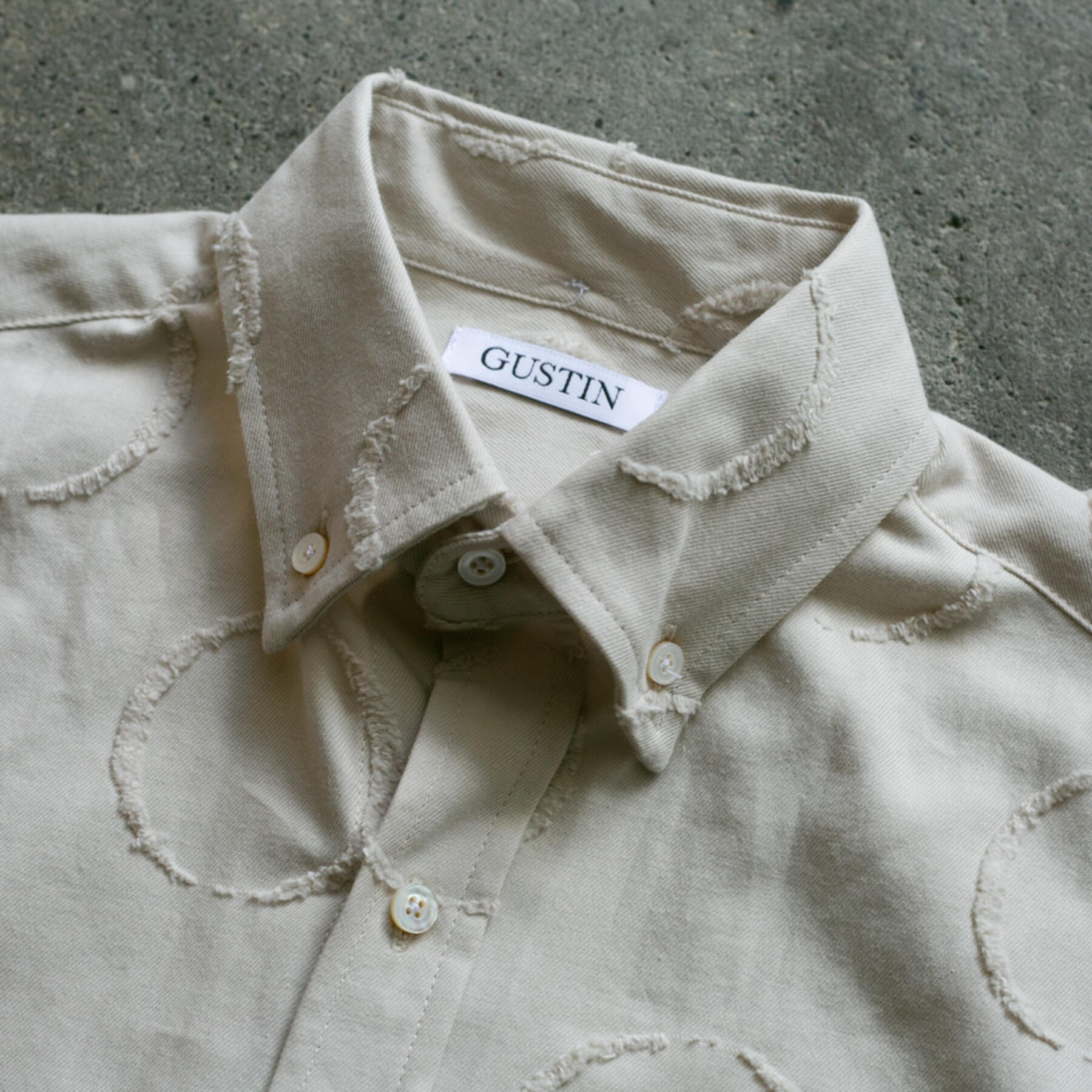 gustin #515 tufted circle shirt - natural