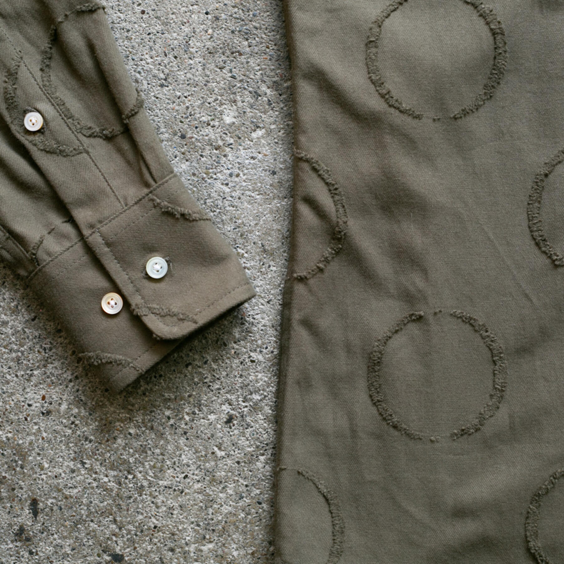 gustin #514 tufted circle shirt - olive