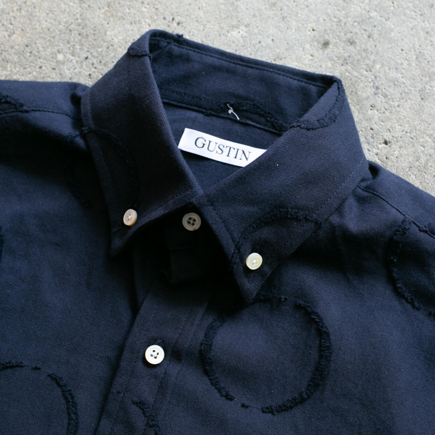 gustin #513 tufted circle shirt - navy