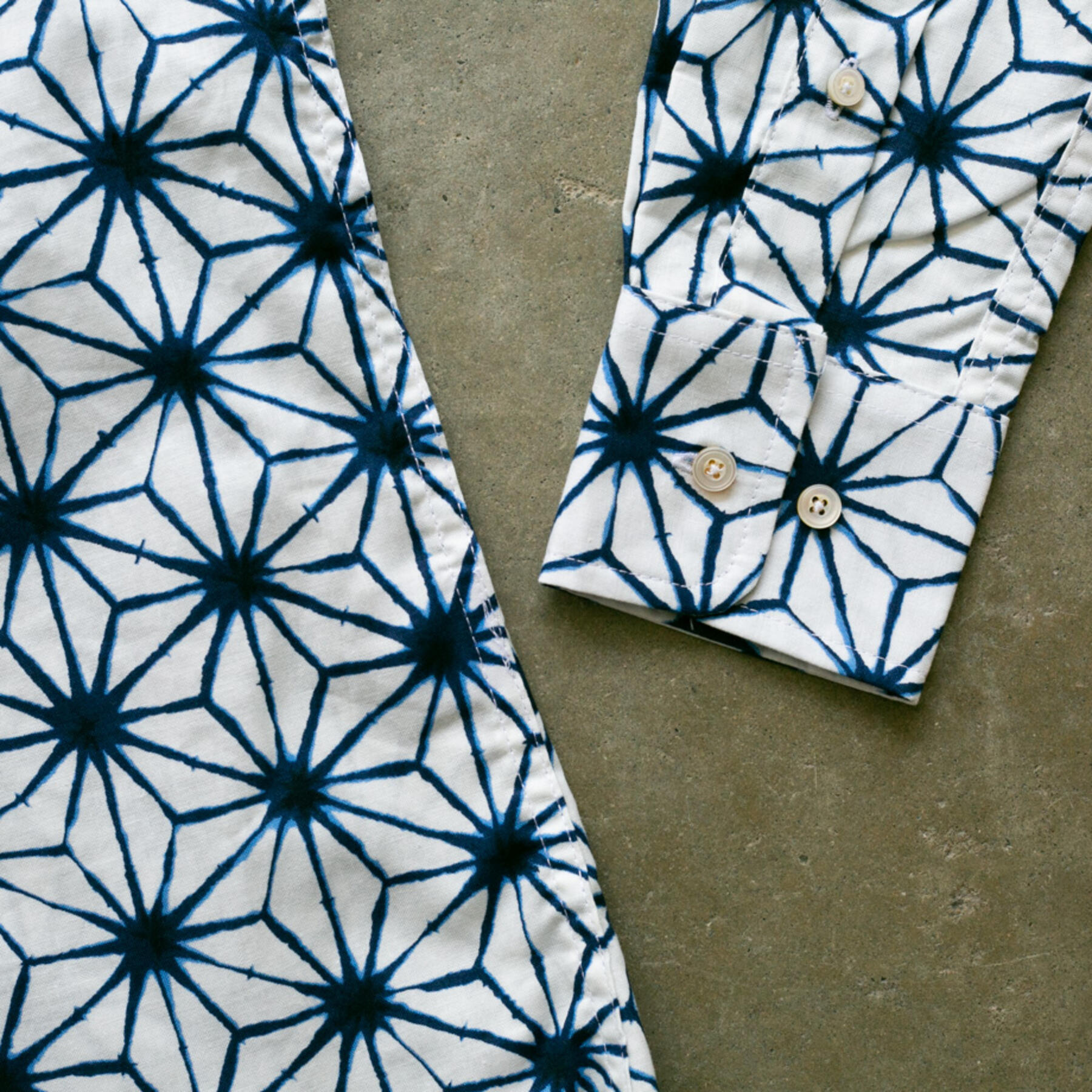 gustin #834 japan shibori dye stars - white