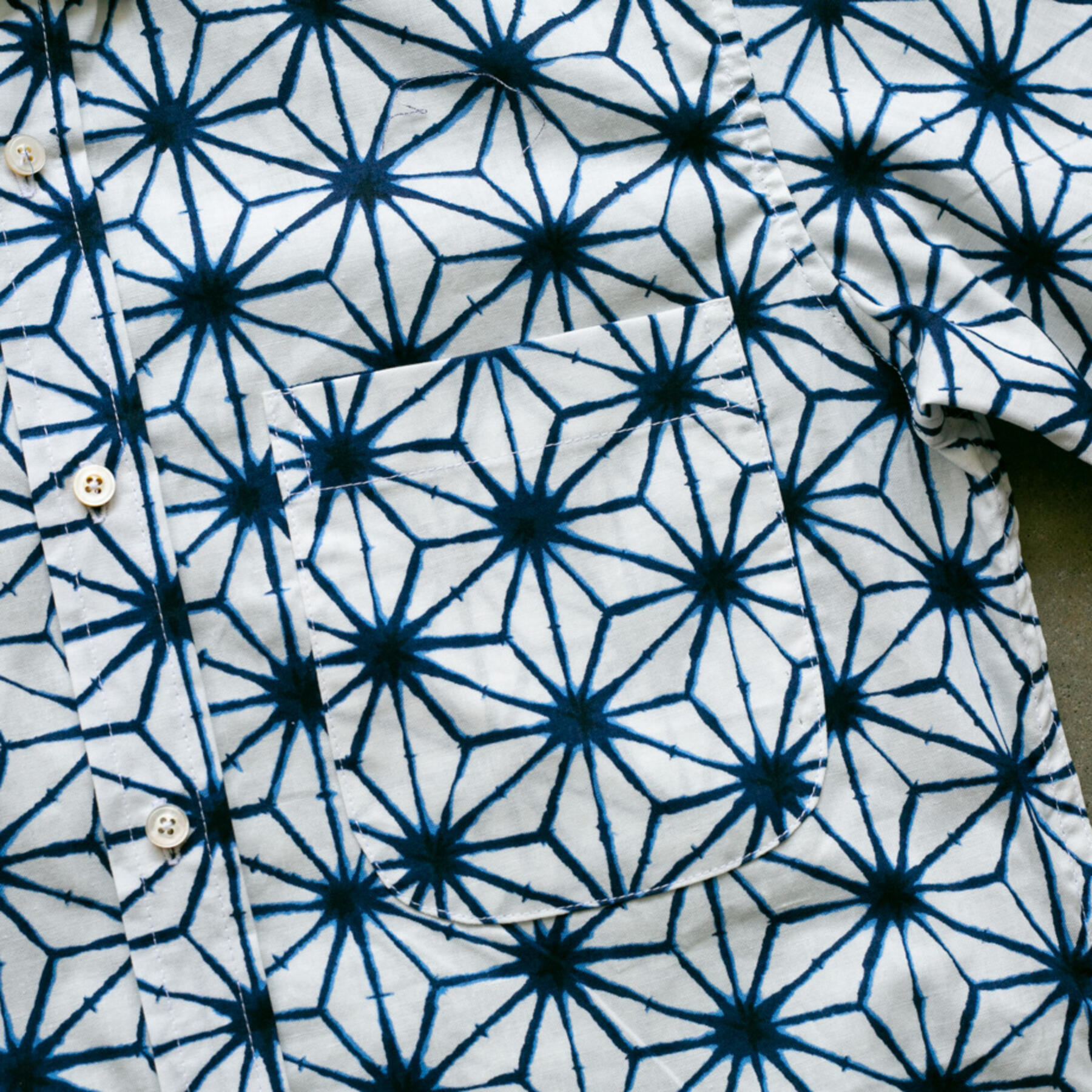 gustin #834 japan shibori dye stars - white