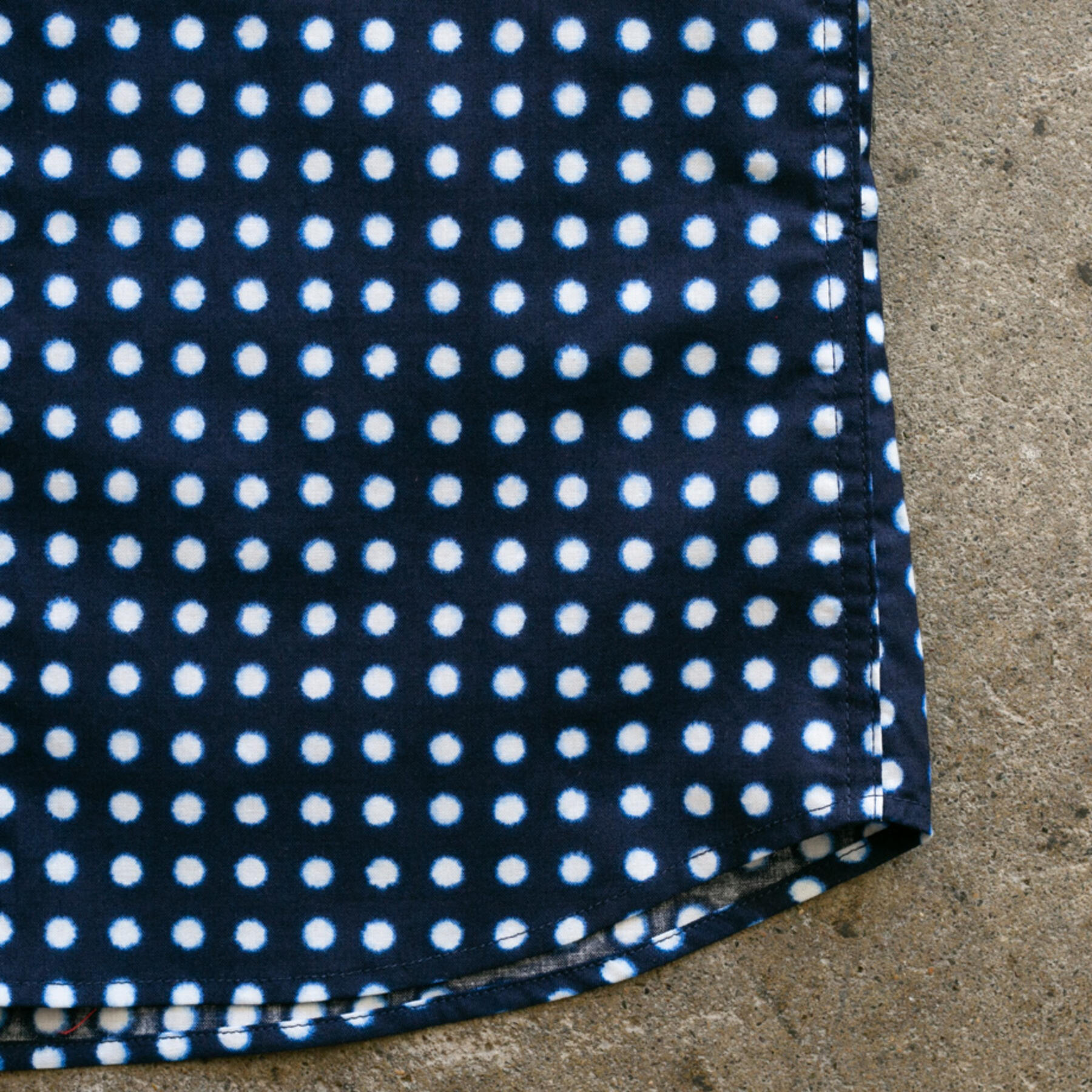 gustin #960 shibori dye dots short sleeve shirt - navy