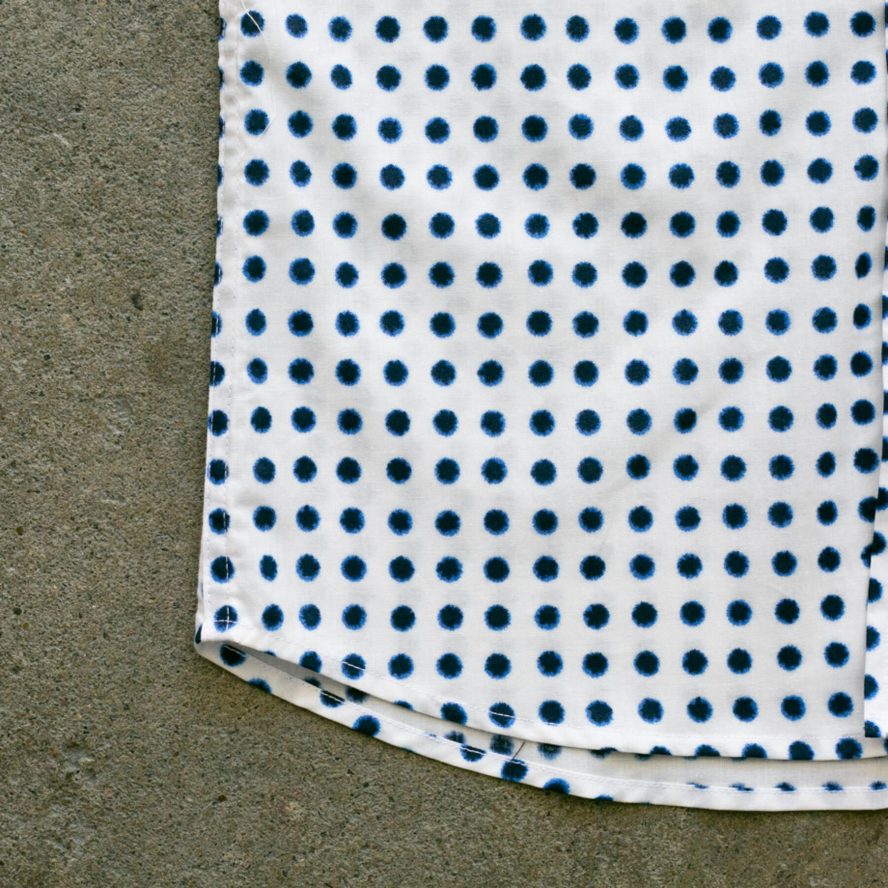 gustin #959 shibori dye dots short sleeve shirt - white