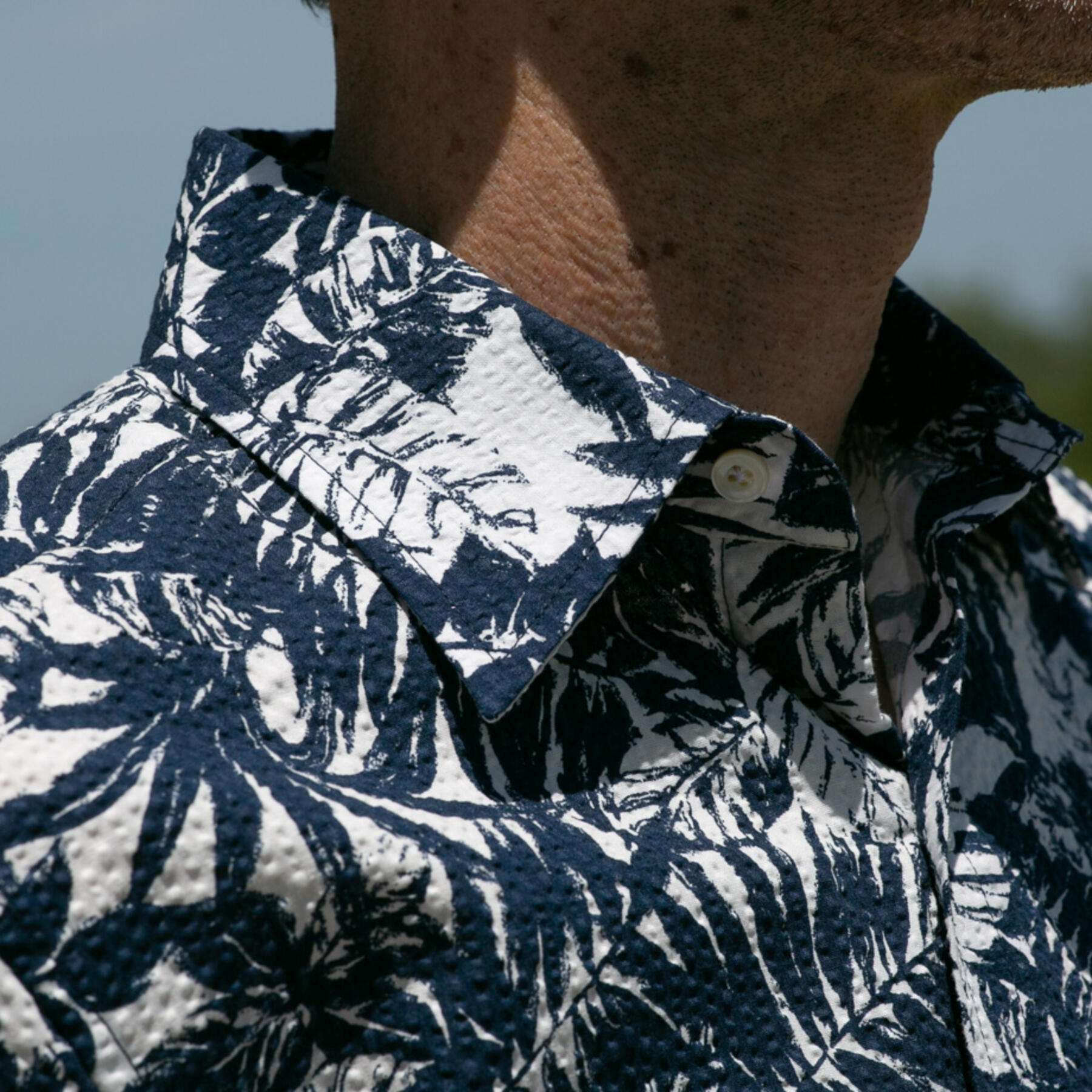gustin #962 seersucker jungle short sleeve shirt - navyxwhite