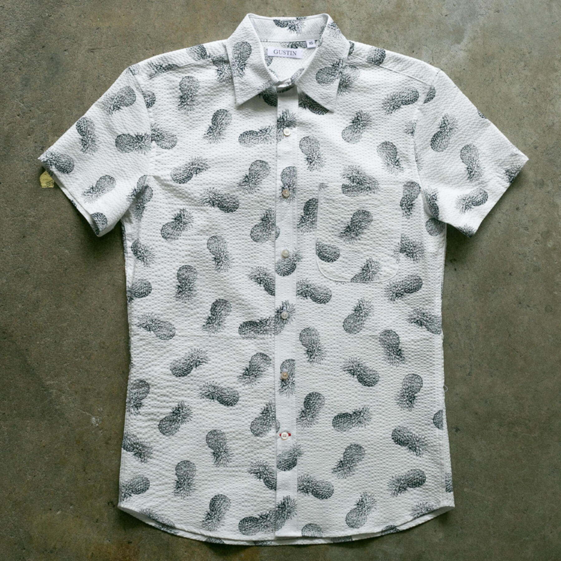 gustin #979 seersucker pineapples - white