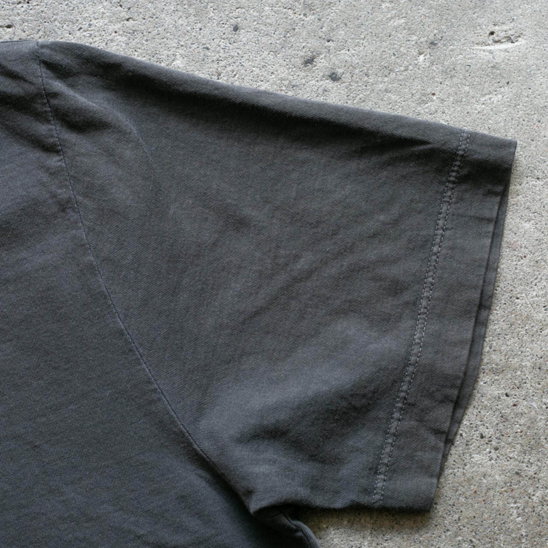 gustin short sleeve henley - vintage black