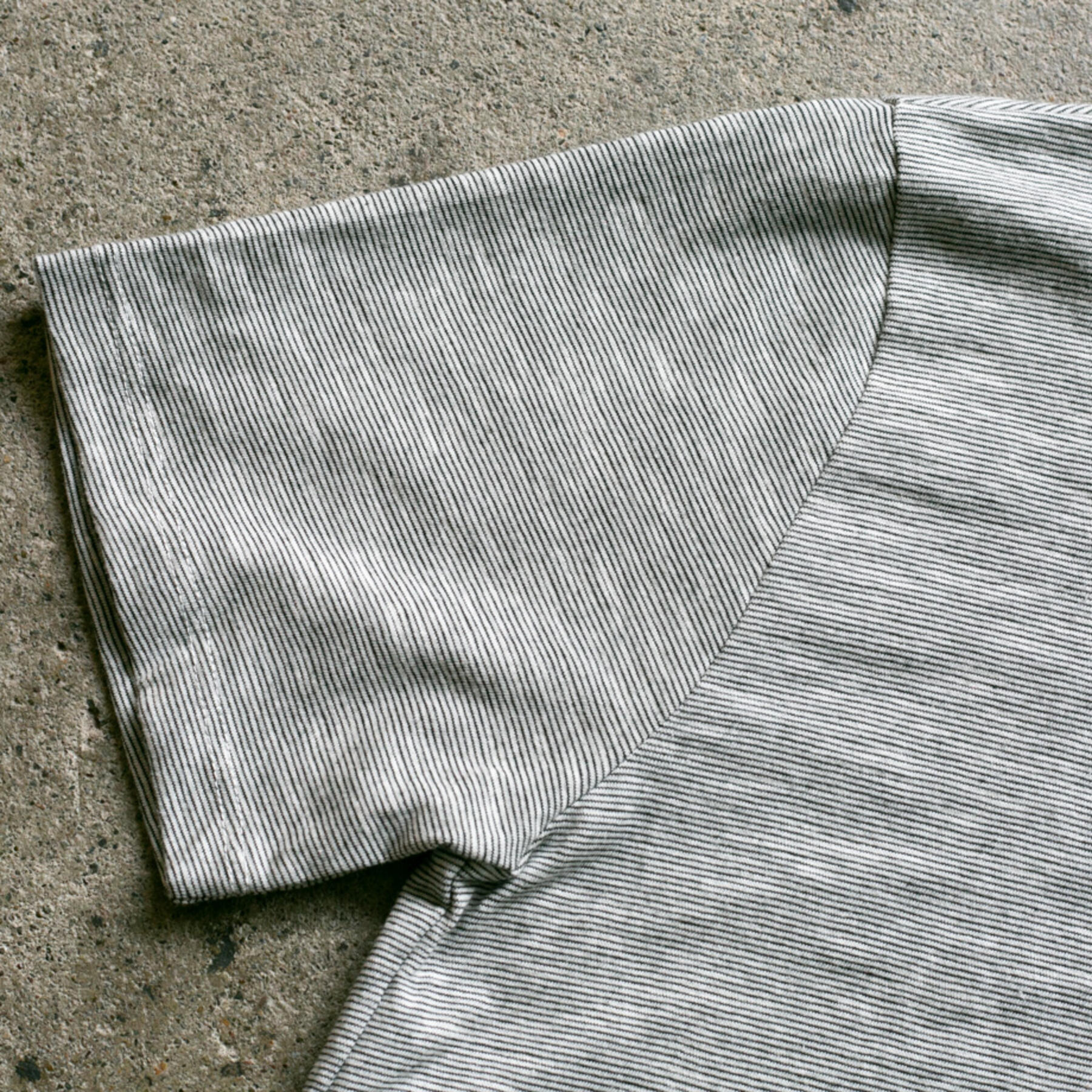gustin short sleeve henley - thin stripe