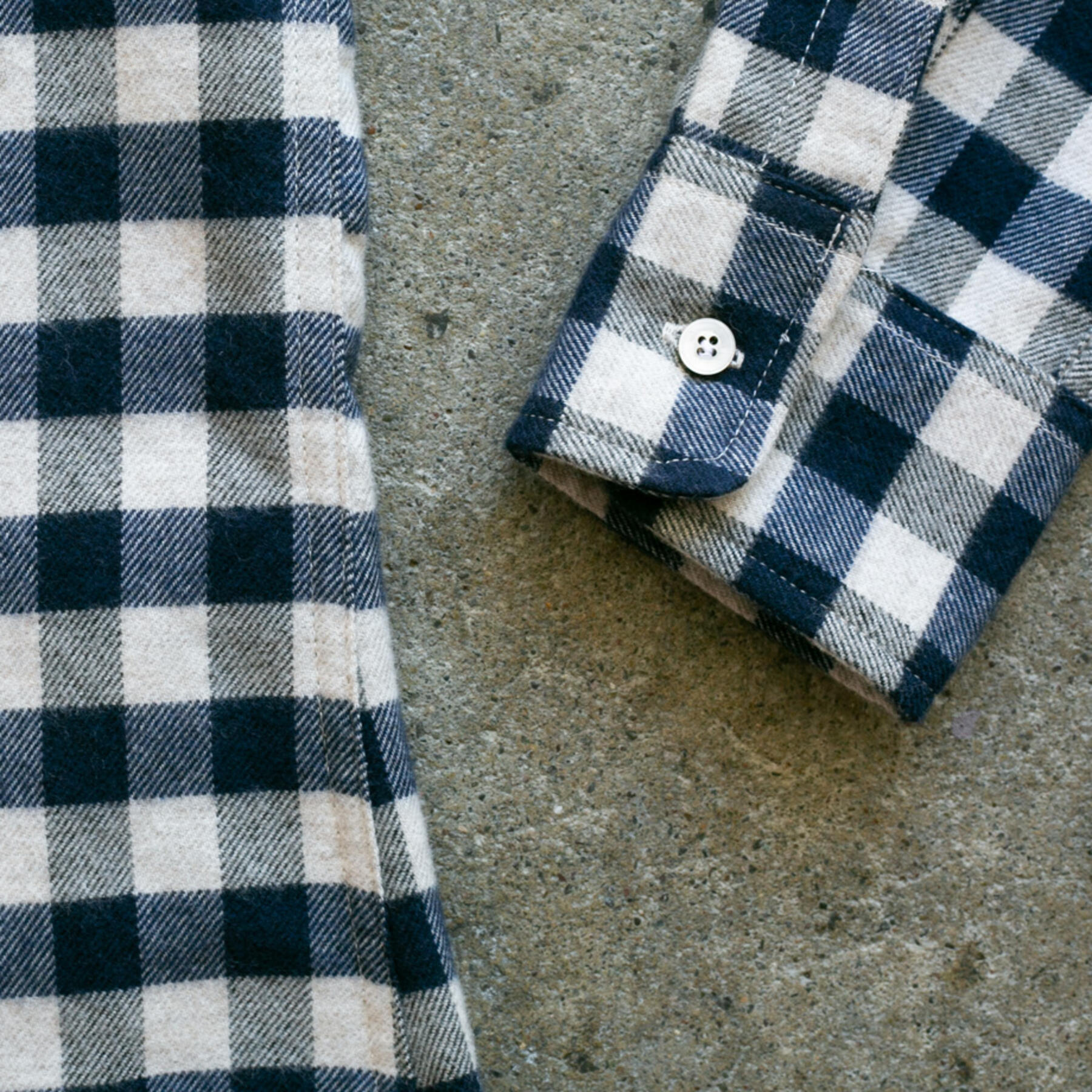 gustin #1021 yak wool - navy gingham