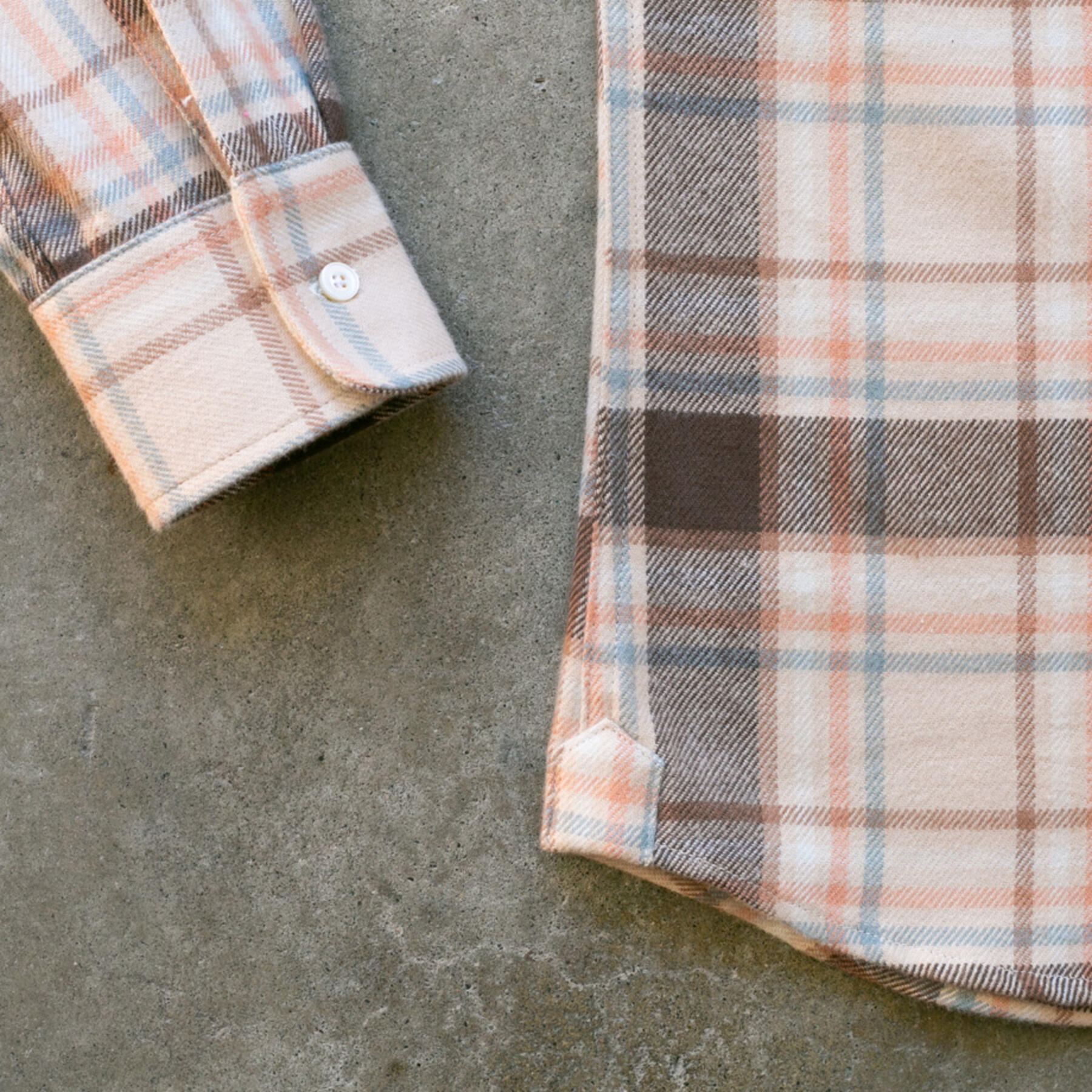 gustin #1038 woodsman flannel - cream wood