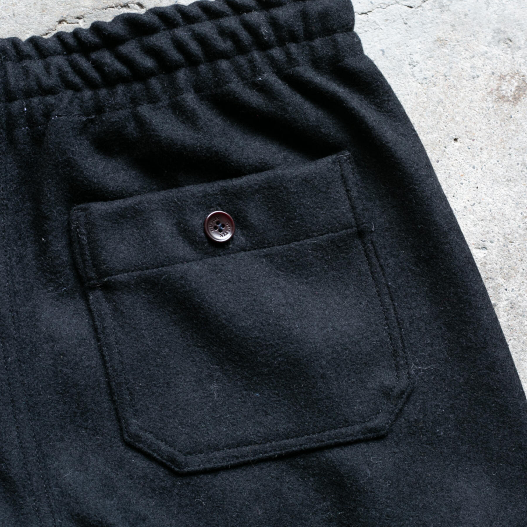 gustin italy melton wool joggers - black