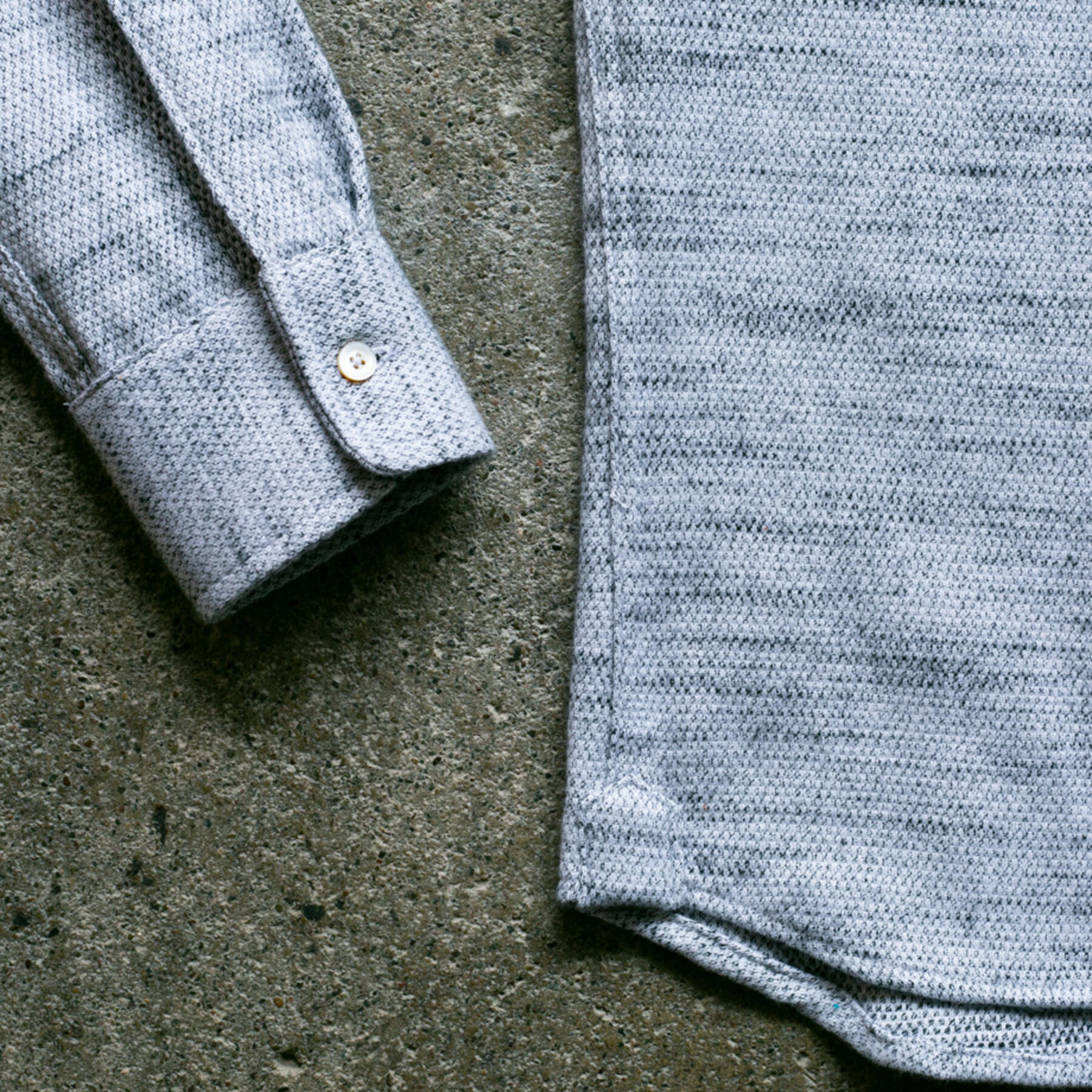 gustin #1057 mottle flannel - concrete x black
